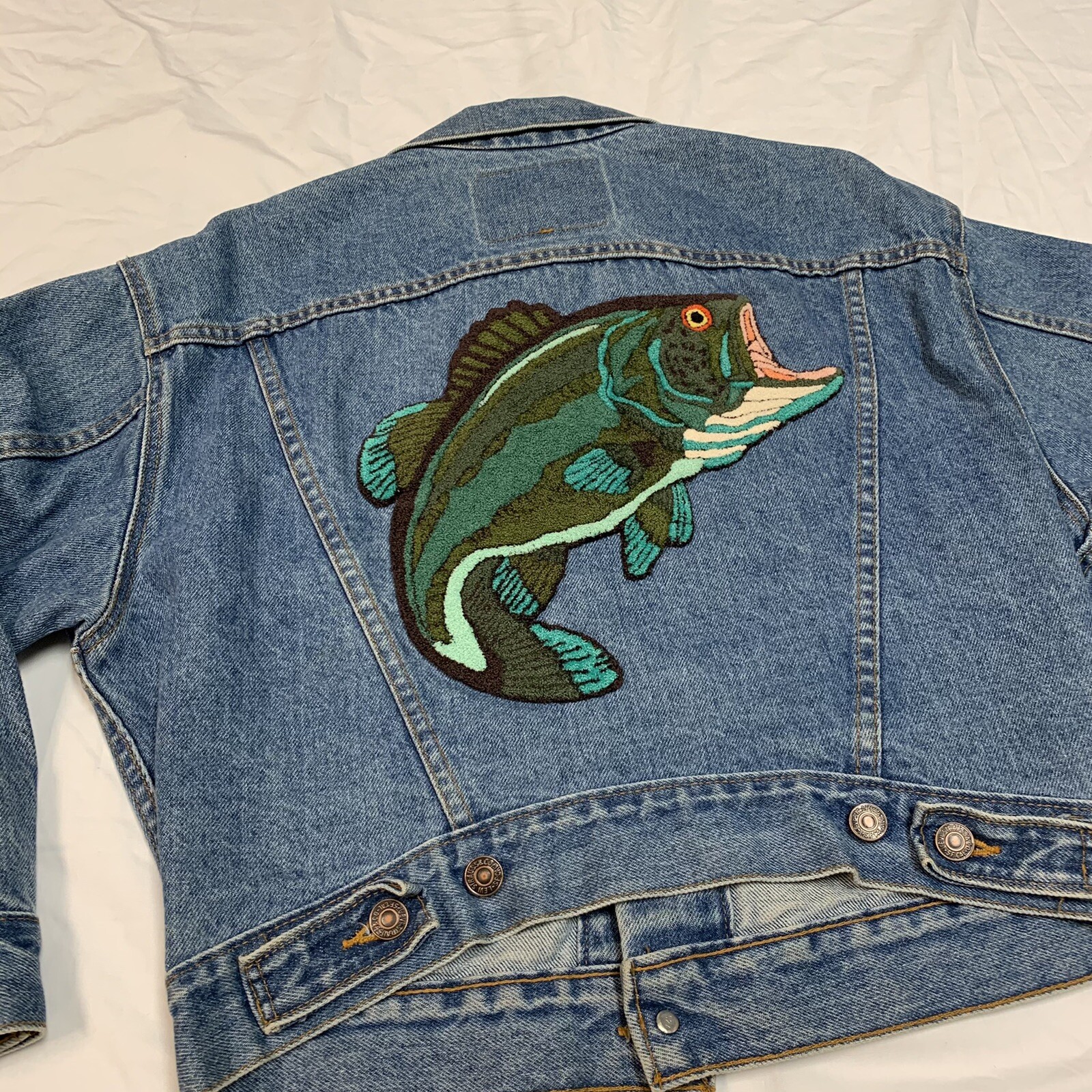 Womens Vintage Levis Denim Jacket Medium 12/14 57598 Embroidered Fish Patch Bass