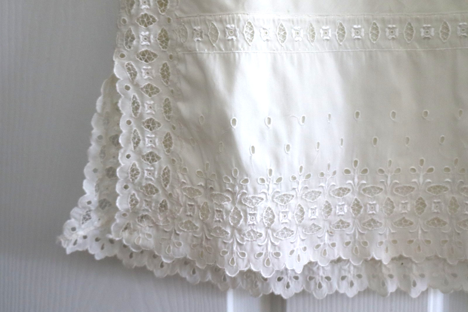 Vtg White Applique Cut Out Half Slip Side Slits Union Lady Lynne- Large Eyelet