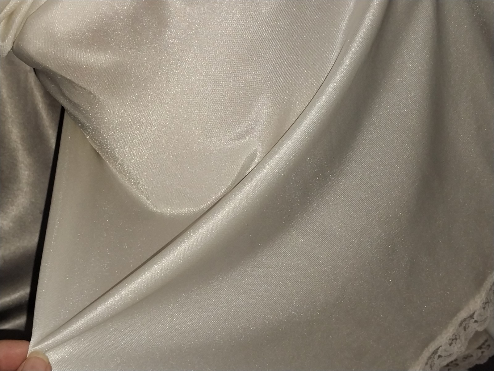 VTG SILKY SLIP LACY BOWS PLUS FULL FIGURE NYLON 70S 62&Prime;