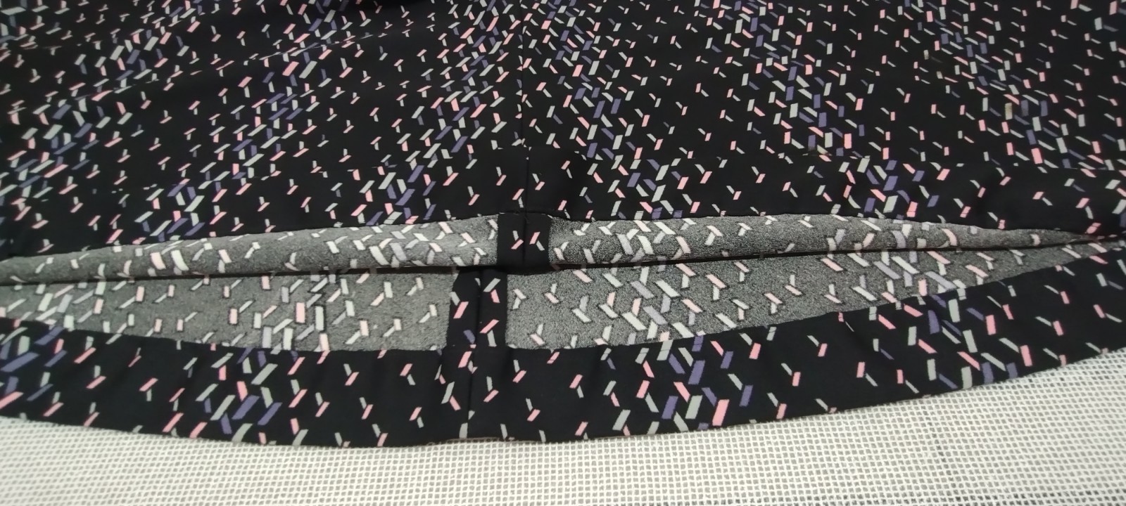Black Maxi Skirt Geometric Rainbow Pastel Colorful Small 26 Waist VINTAGE