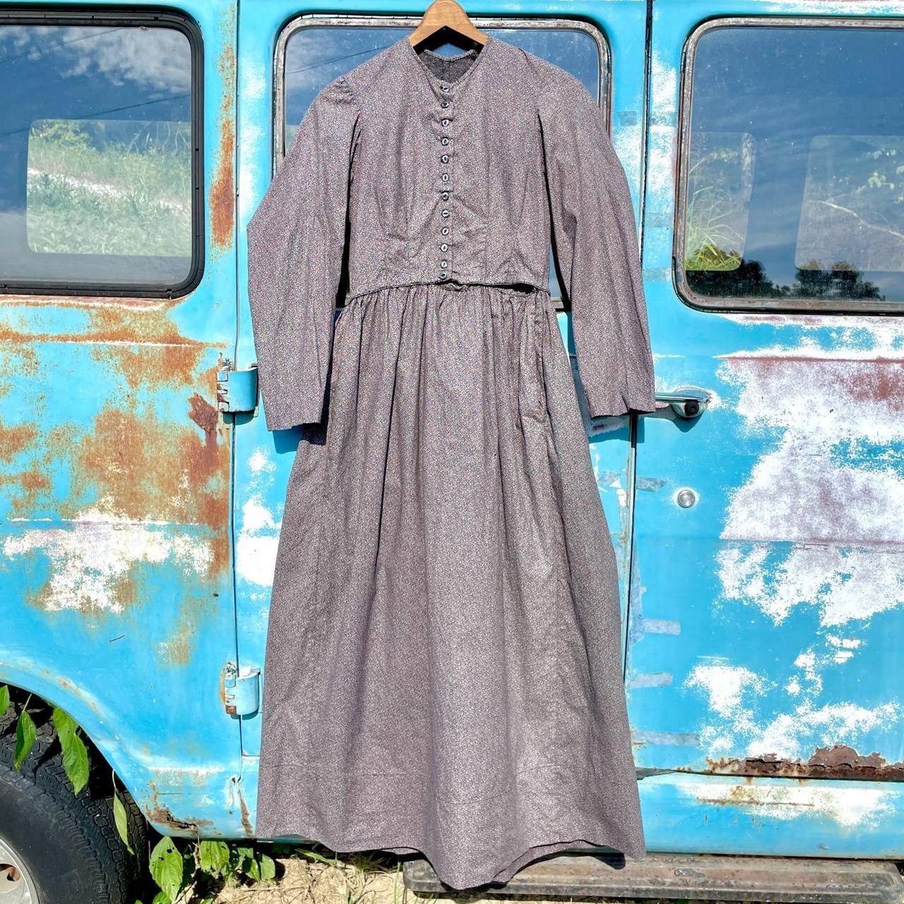 800s speckled calico cotton prairie dress w/ high neckline, long sleeve, bodice