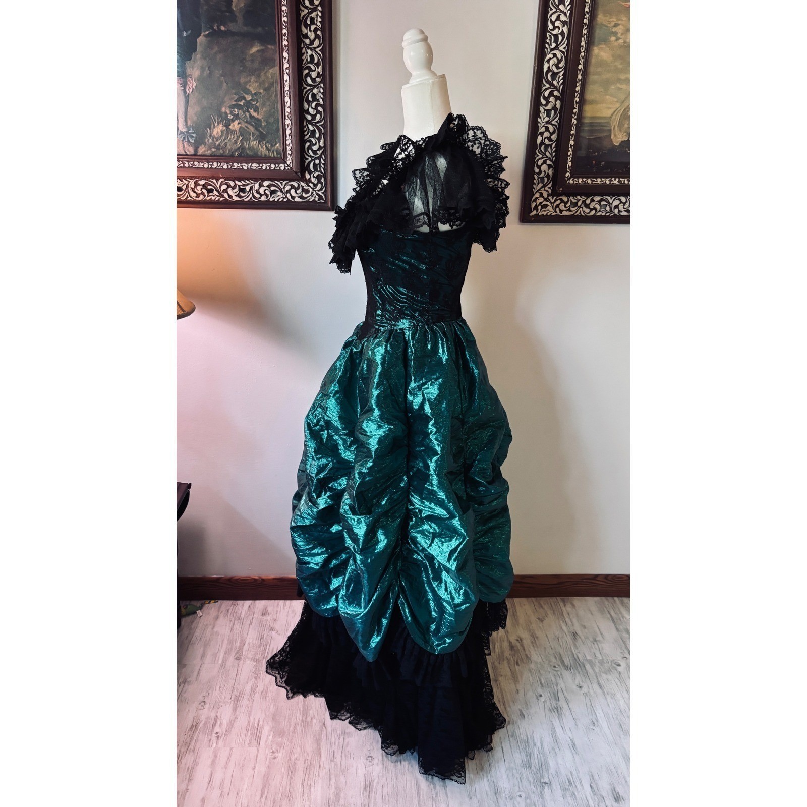 Loralie Original Vintage 80s Emerald Green Metallic Lace Ruffle Gown Dress 0