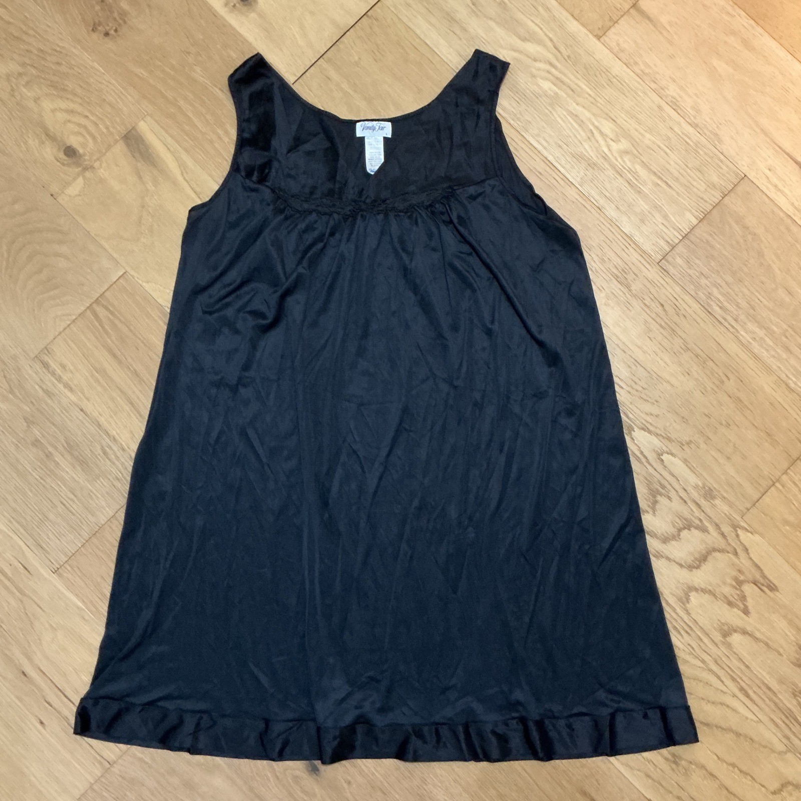 Vanity Fair Nightgown Womens Large Black Silky Nylon Embroidered Vintage Chemise