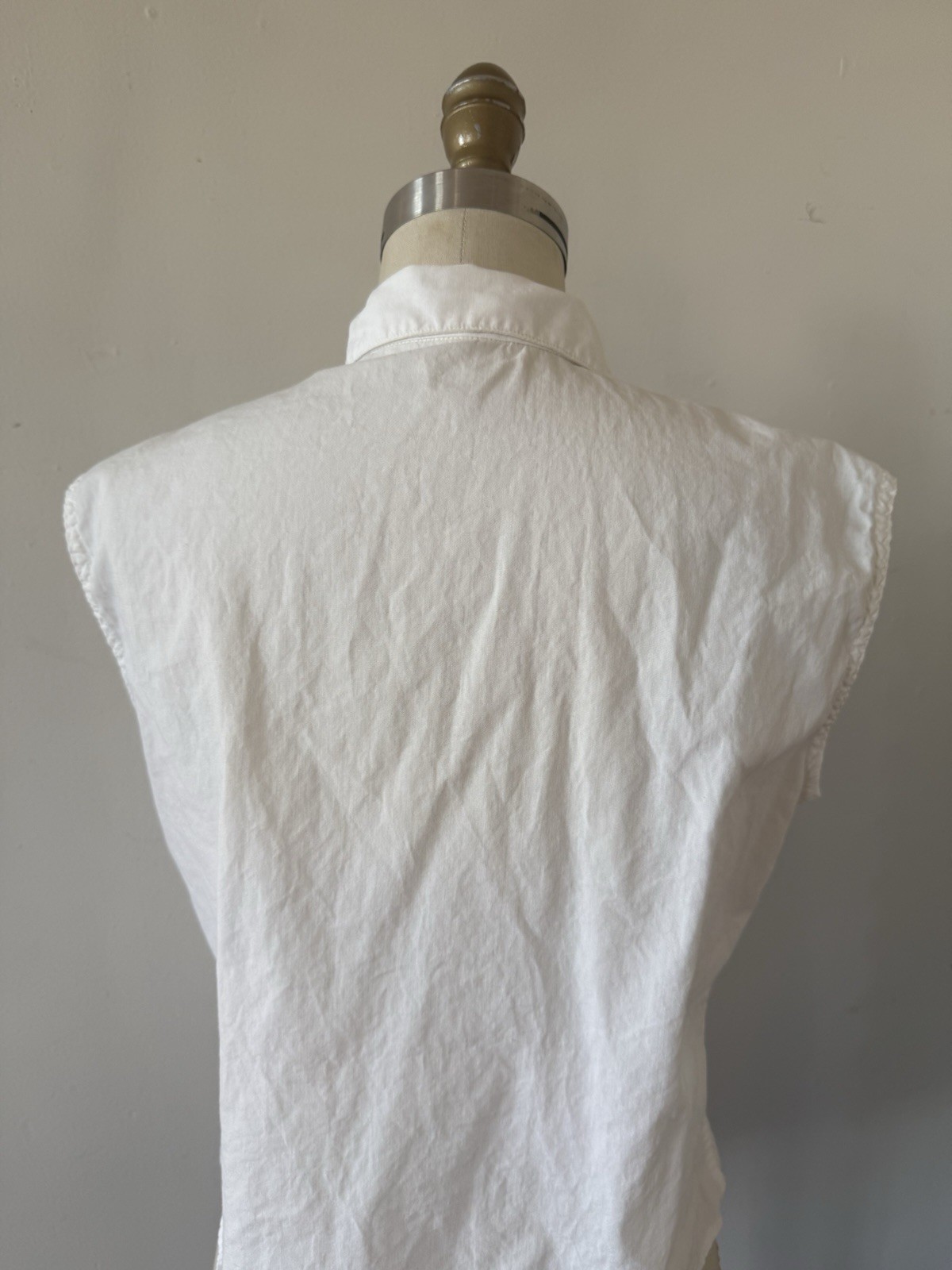 1940s 50s Cap Sleeve Cotton Loop Collar Button Up Shirt Embroidered Floral S/M