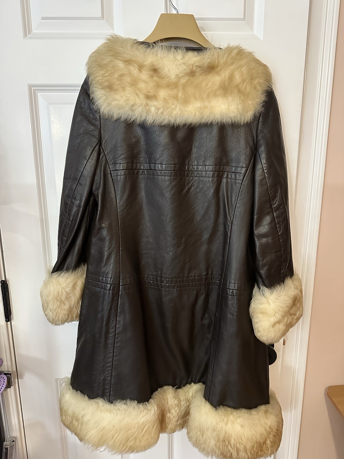Vintage Brown Leather with Fox Collar Made by Howard’s Leather Coat Size 10