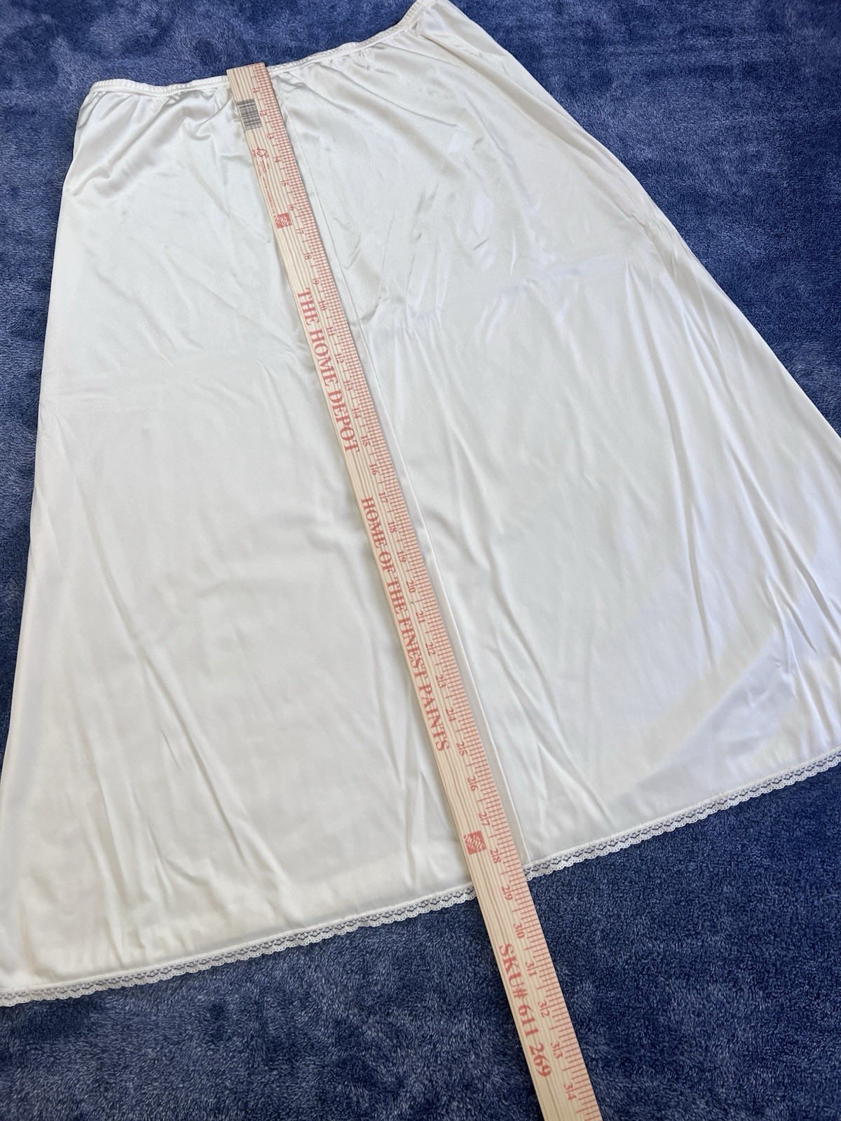 Vintage Vanity Fair Nylon Half Slip Style 11-711 Med 30’ Made In USA 1970-1990s