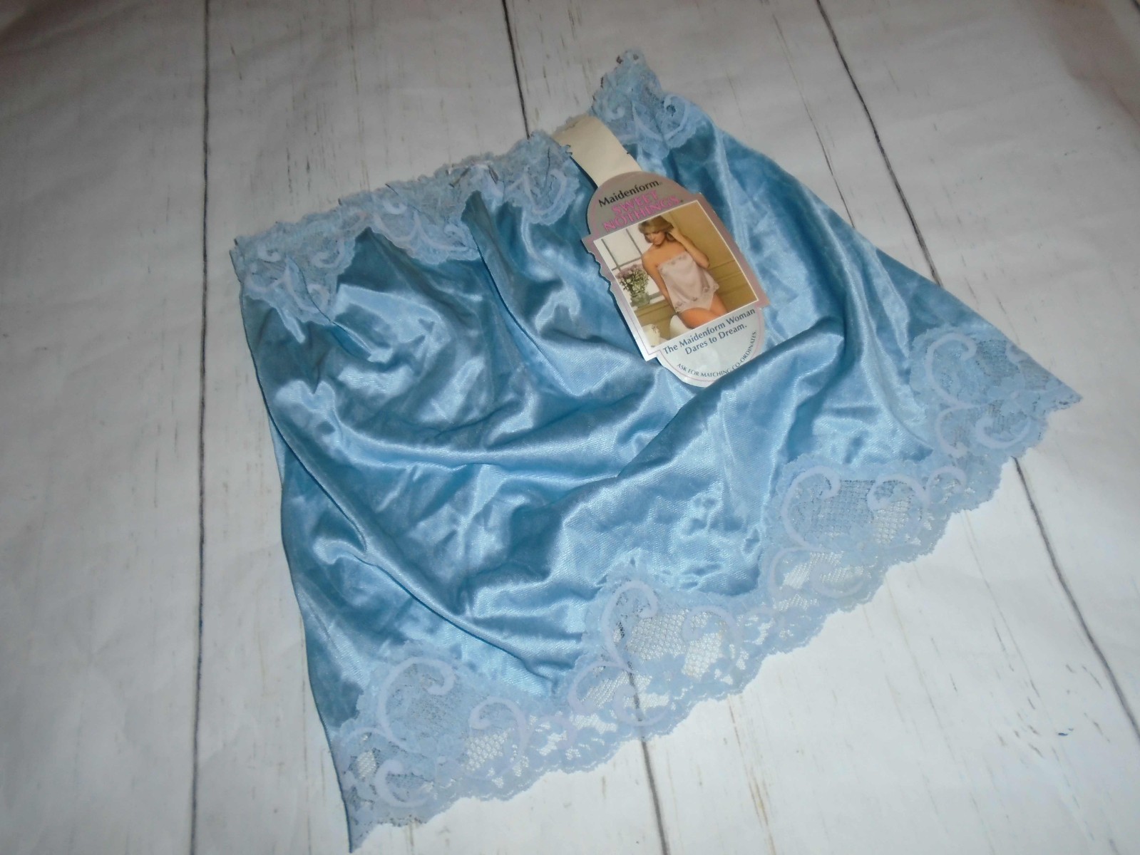 NWT Shiny Blue Lace Vintage MAIDENFORM Lingerie Strapless Cami #68055 34