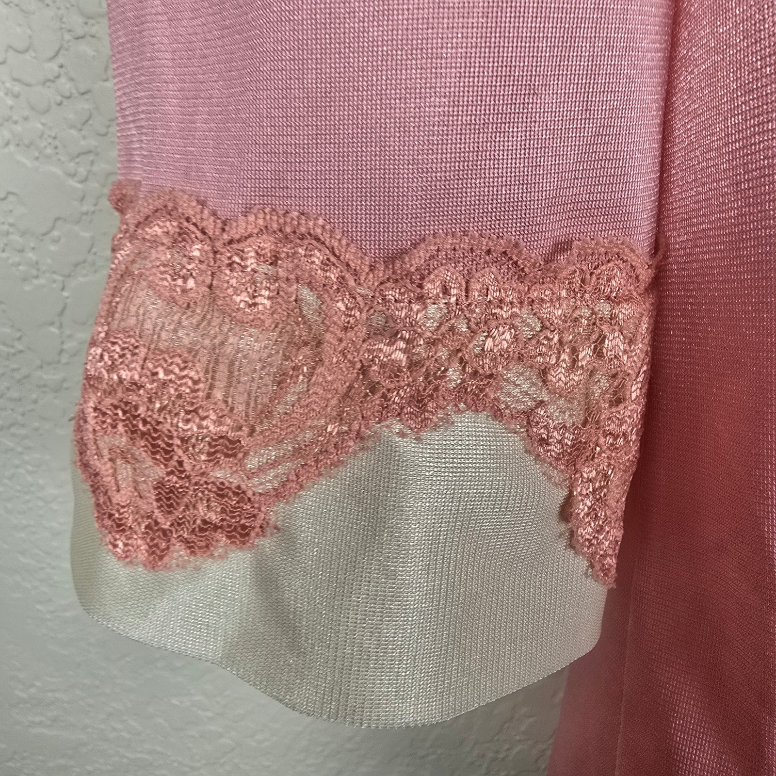 Vintage Undercover Wear Pink Bed Jacket Lingerie Robe Lace Trim Button Front