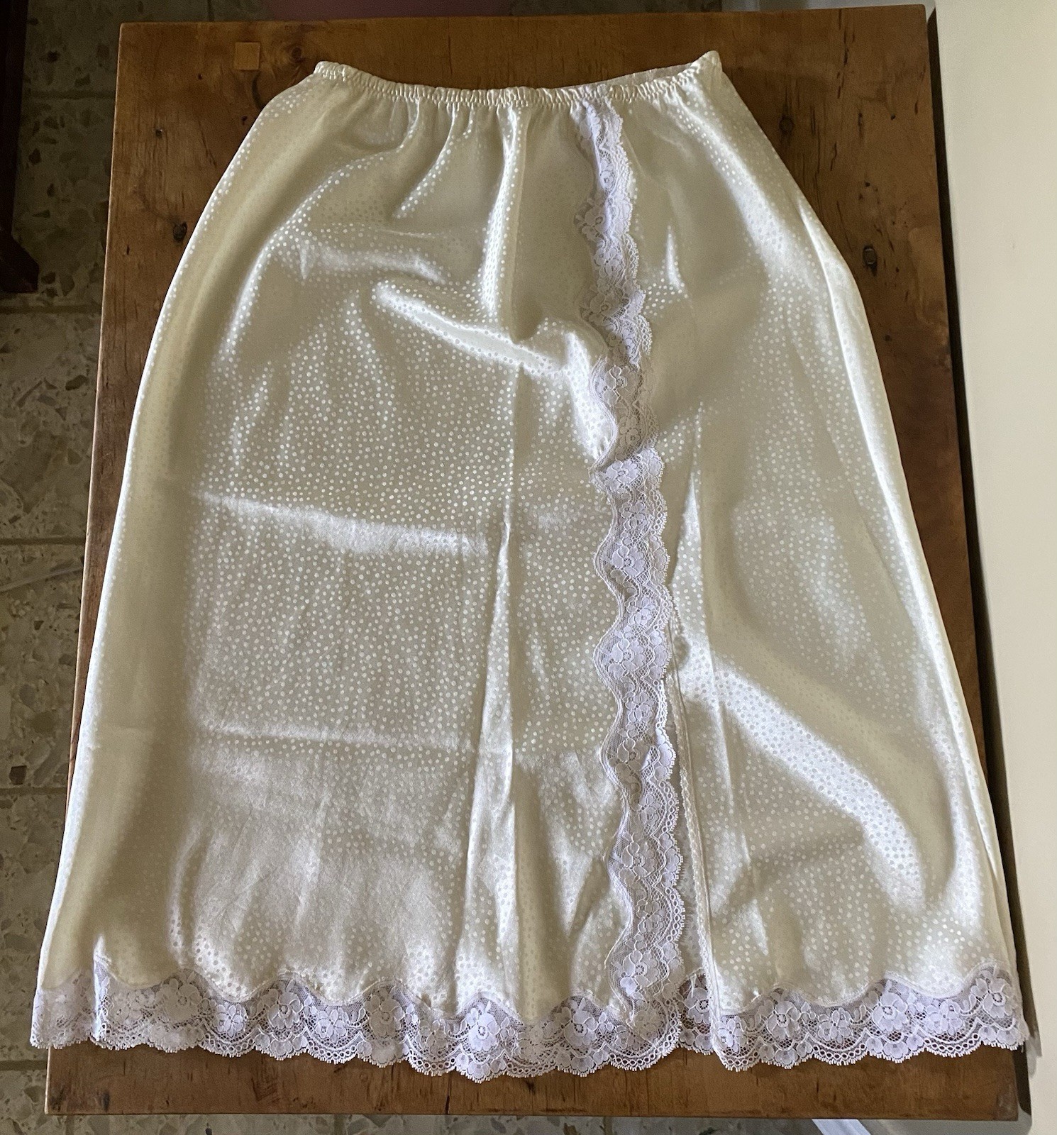 Christian Dior Vintage Half Slip Cream Lace Slit Polyester Polka Dot Size Small
