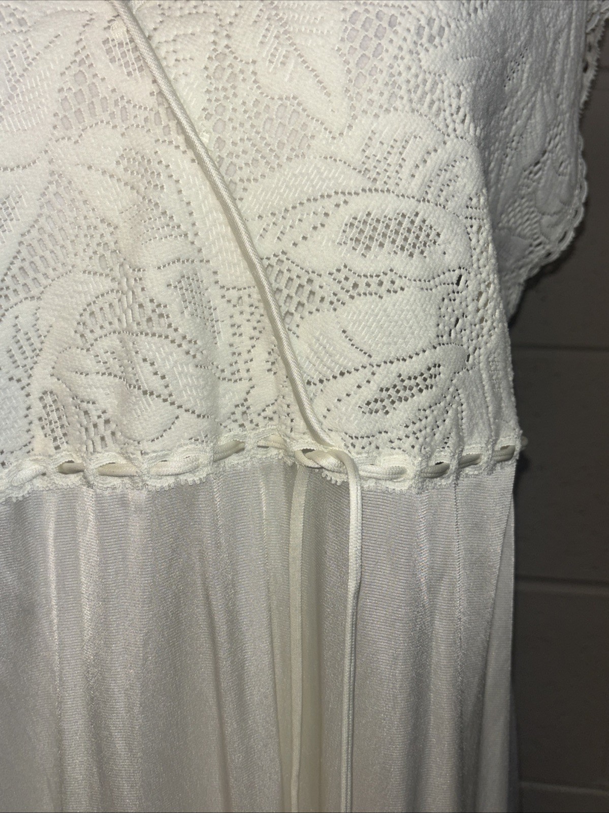Vanity Fair White Lacy Night Gown Sweep Vintage Wedding Honeymoon Small
