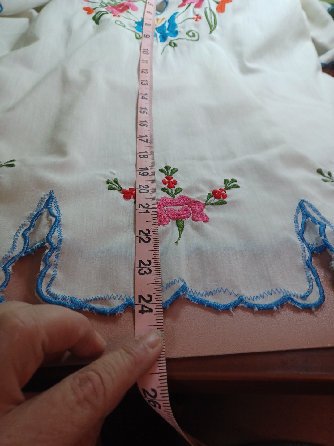 Sweet Vintage Embroidered Lightweight Mexican Style Top