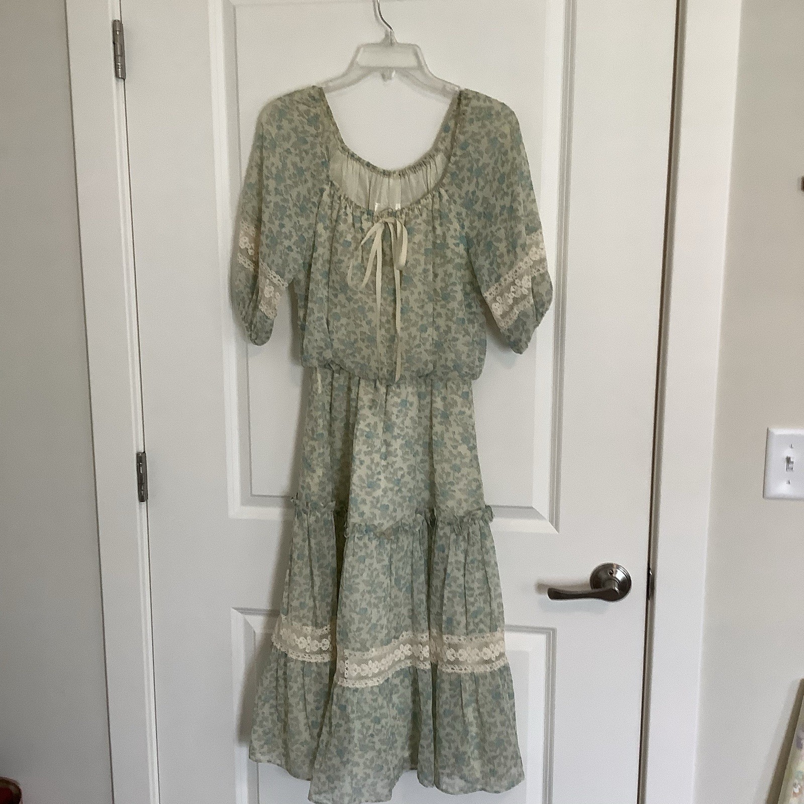 Vtg. 70’s Tiered Floral Dress By Roberta Of California Sz 7
