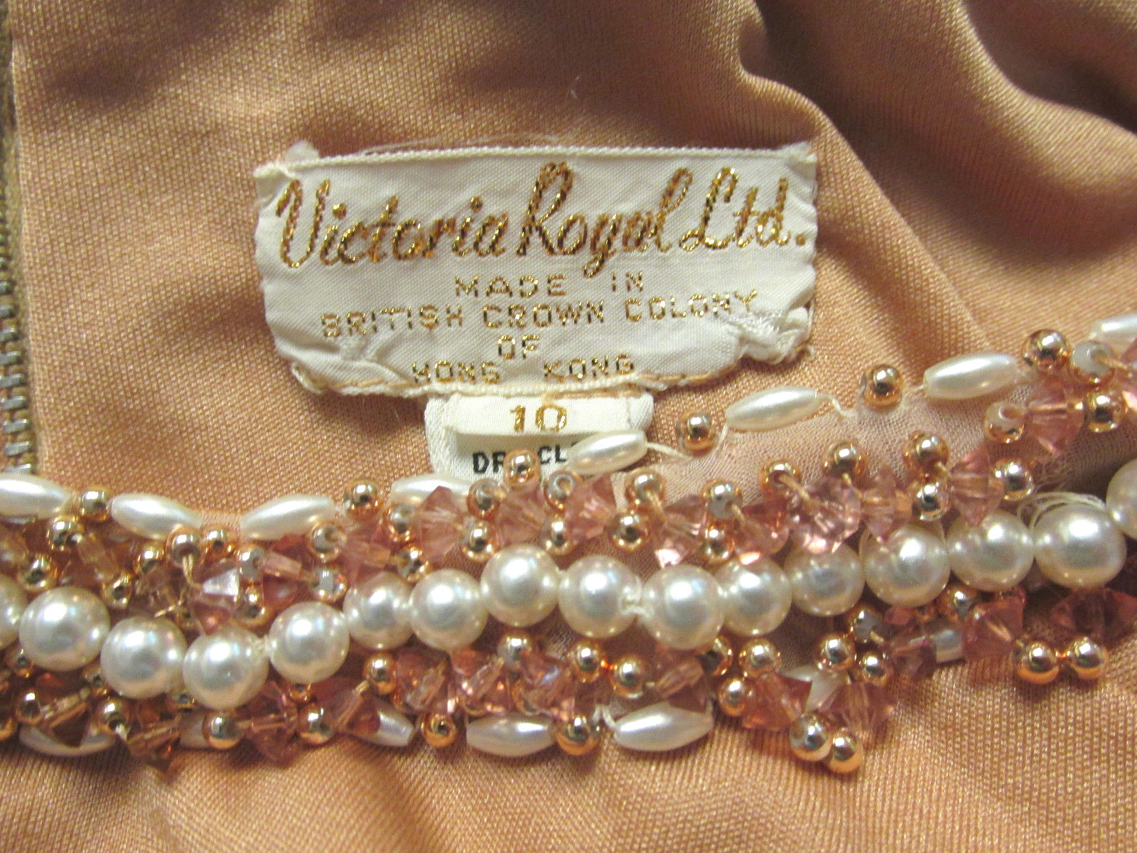 VINTAGE DRESS 1950s 60s MOD VICTORIA ROYAL BEADS KEY HOLE BRONZE SIZE 10 PEARLS