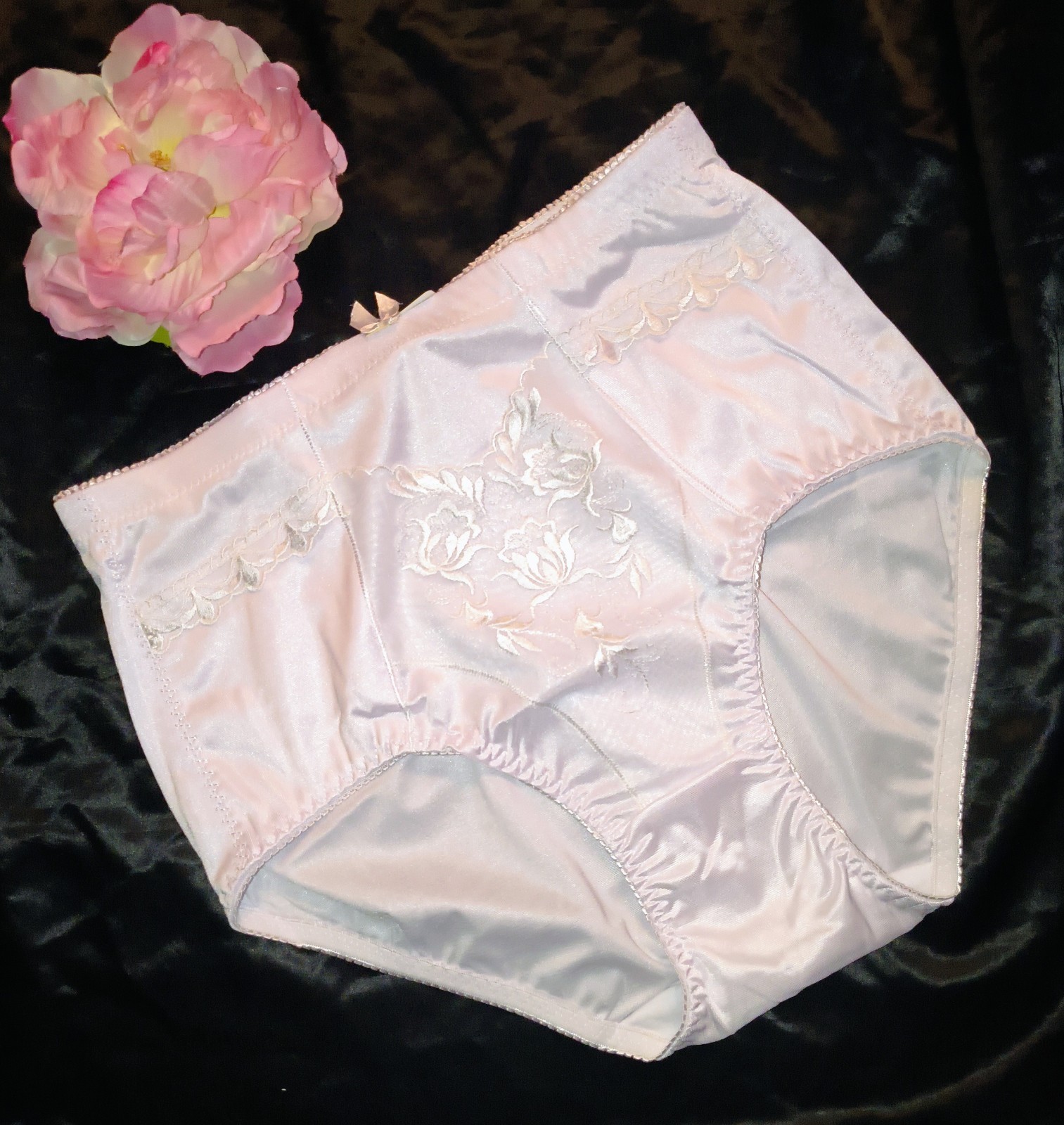 Vintage NOS Satiny Stretch Girdle Embroidery Lace Sissy Granny Panties L/7