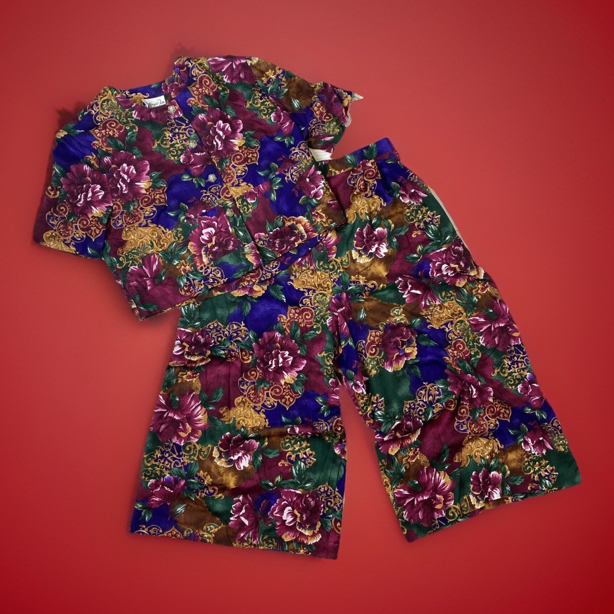 Vintage Jeffrey & Dara Linda Hutley 90s Print Wide Crop Leg Crop Top Pant Suit