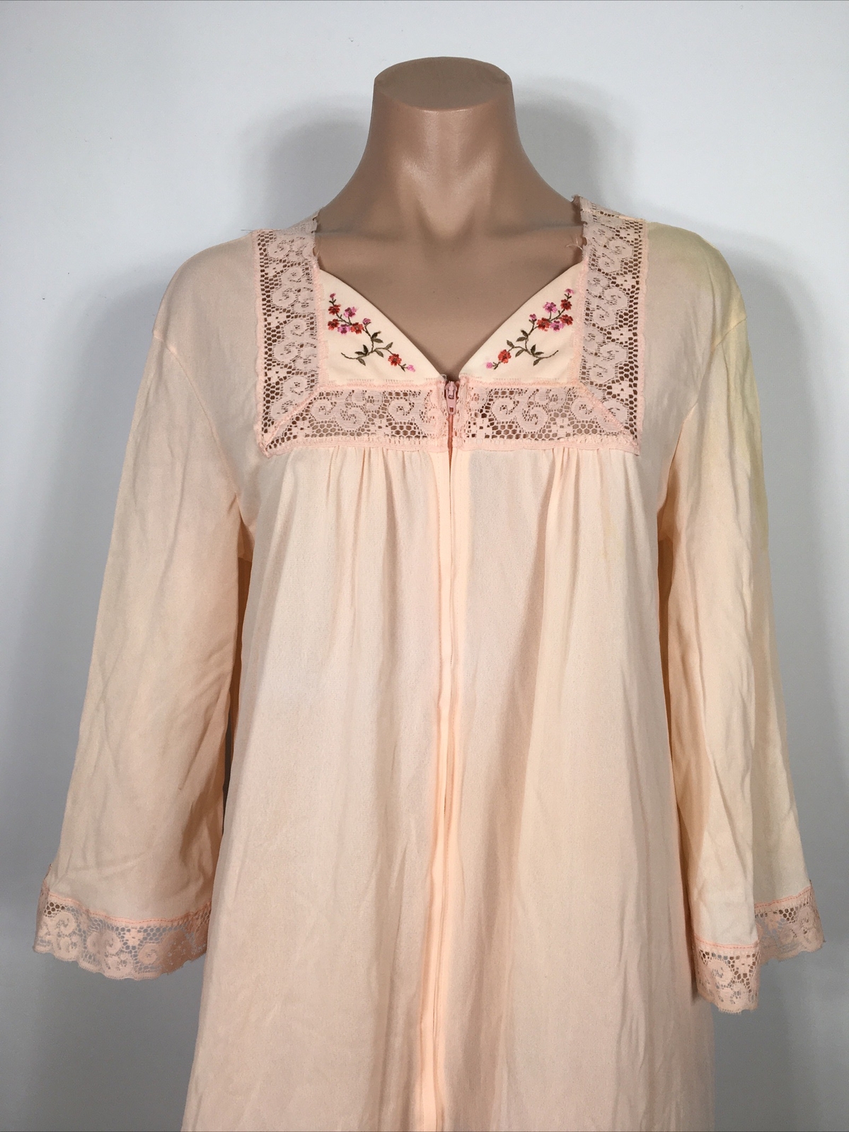VINTAGE GOSSARD ARTEMIS PINK SIZE MEDIUM NIGHTGOWN Rove Floral Lace Zip Front