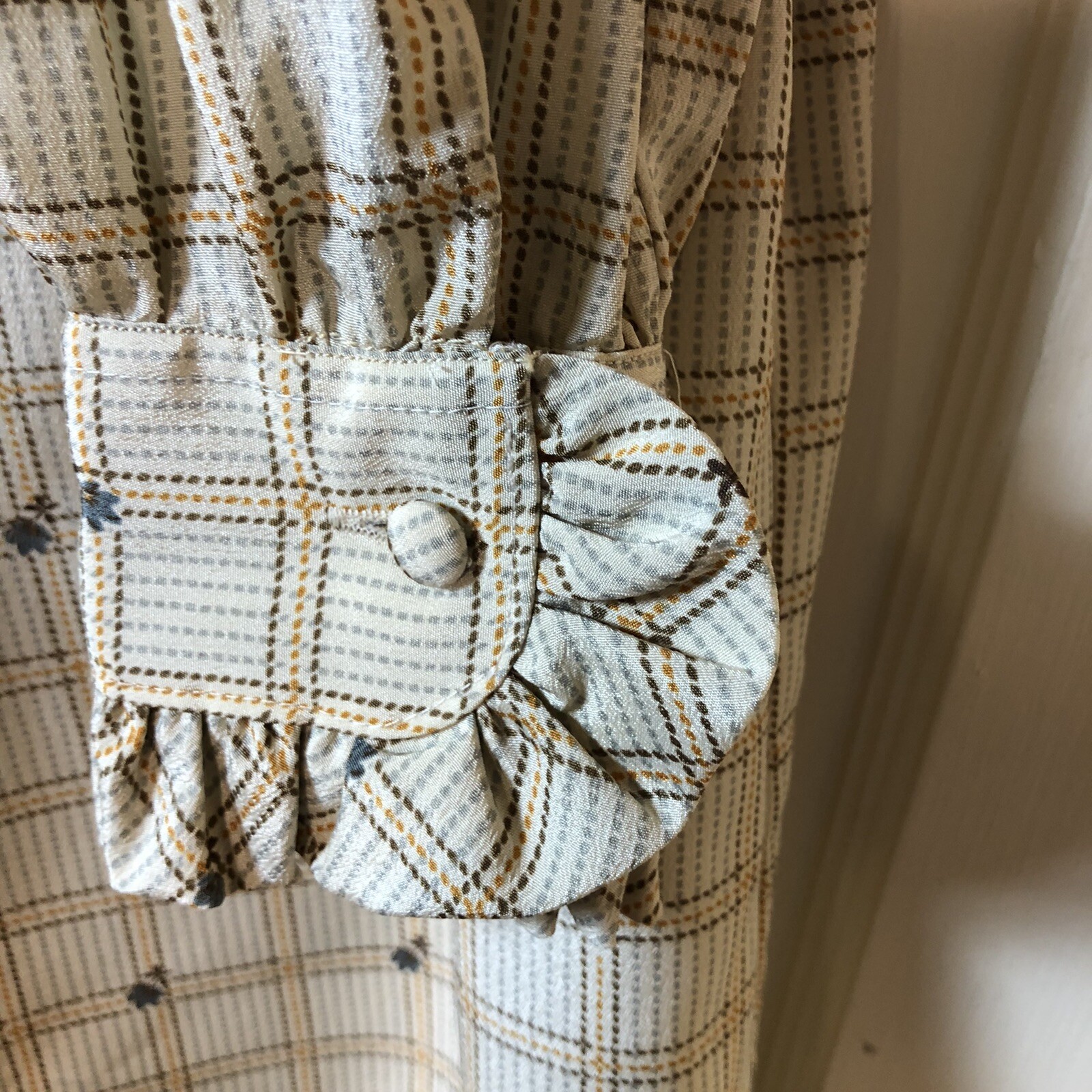 Windowpane and Floral Ruffled Prairie Blouse Sz M