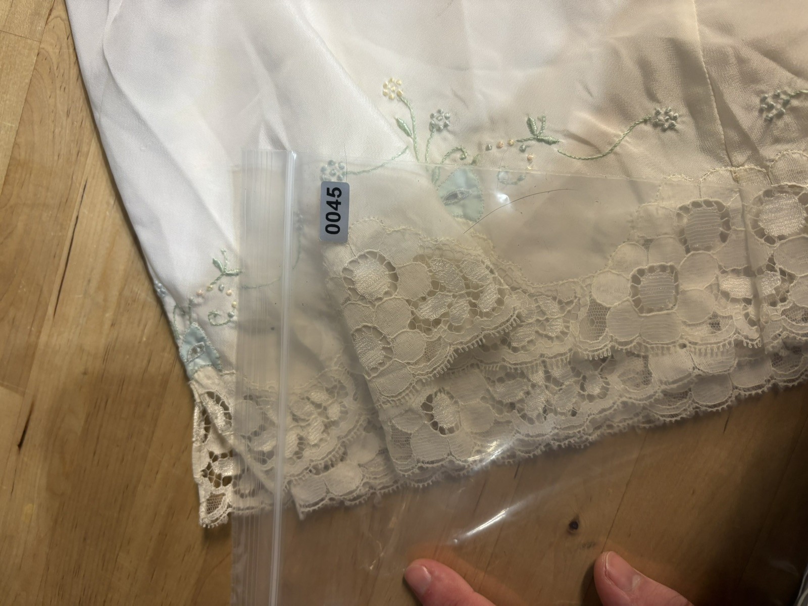 Vintage 1960-70s white Odette Barsa leaf hand embroidered fairycore slip skirt
