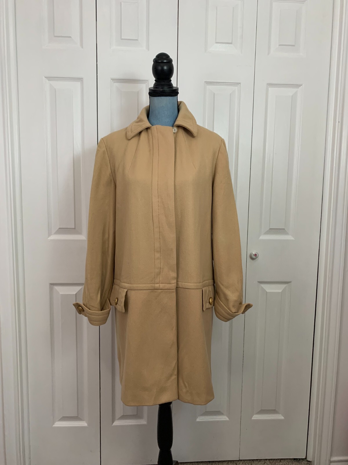 Vintage 1960&rsquo;s White Stag Wool Tan Coat Lined Gold Toned Buttons Full Length 42&Prime;