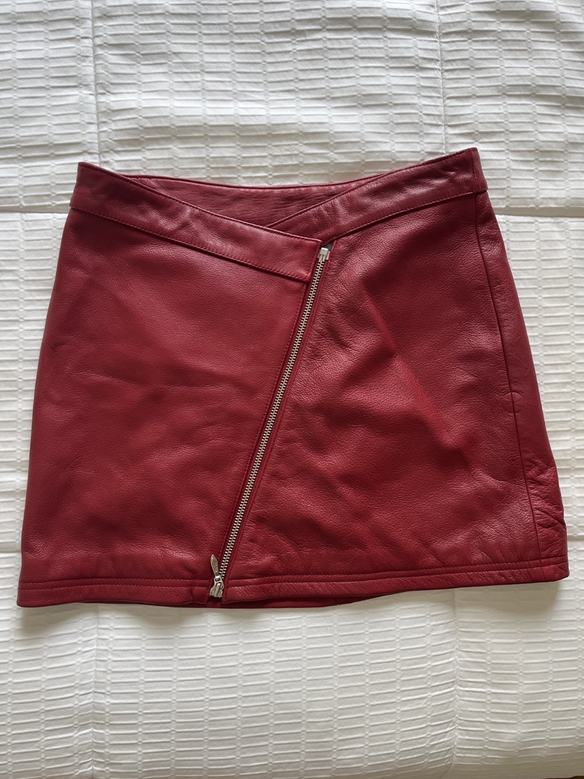 Vintage Wilsons Red Leather Mini Skirt With Front Zipper Detail Women&rsquo;s Size 4