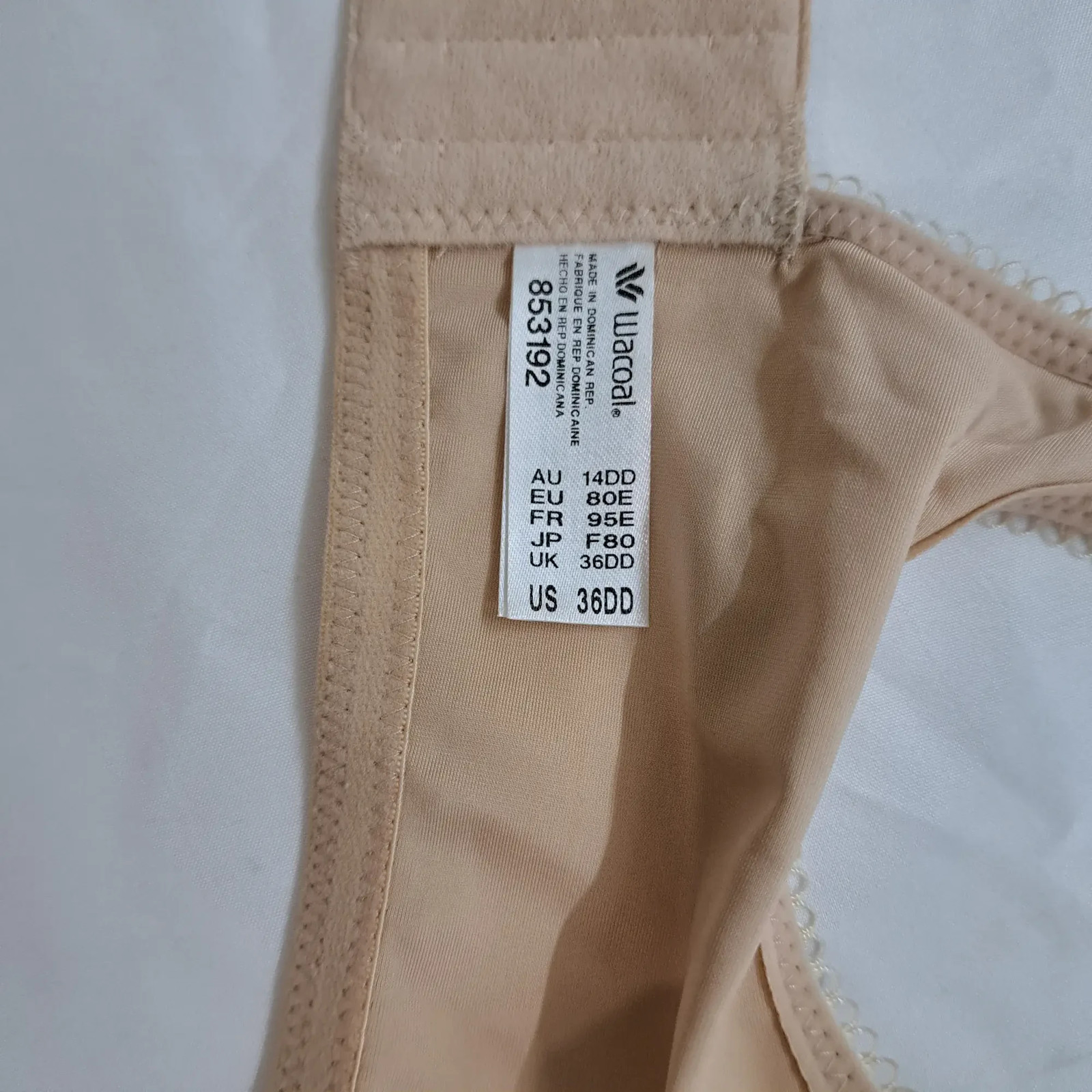 Wacoal Underwire Full Coverage Bra US 36DD Nude Beige Molded Cups Wide Back