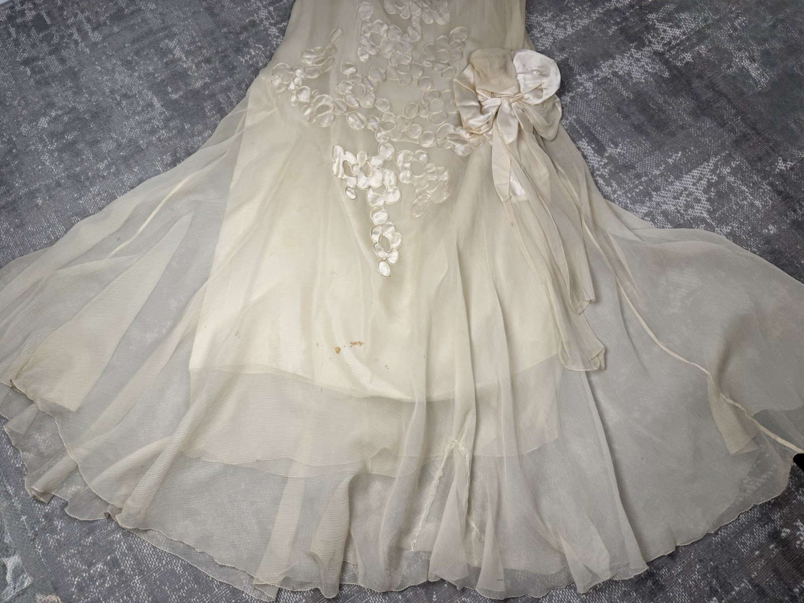 Vintage Antique 1920s Silk Flapper Wedding Dress Ivory Appliqué As-Is WOUNDED
