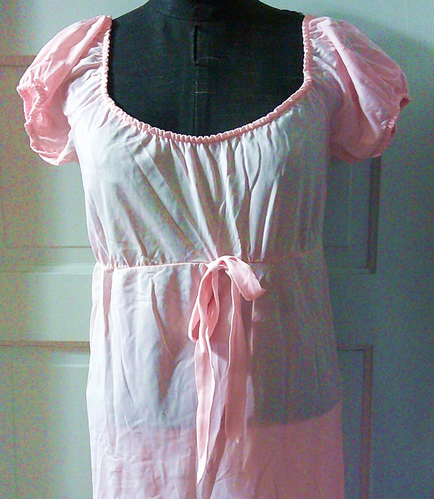 1970&rsquo;s OPALAIRE USA Made Pink Bow Accent SS Silky Night Gown S