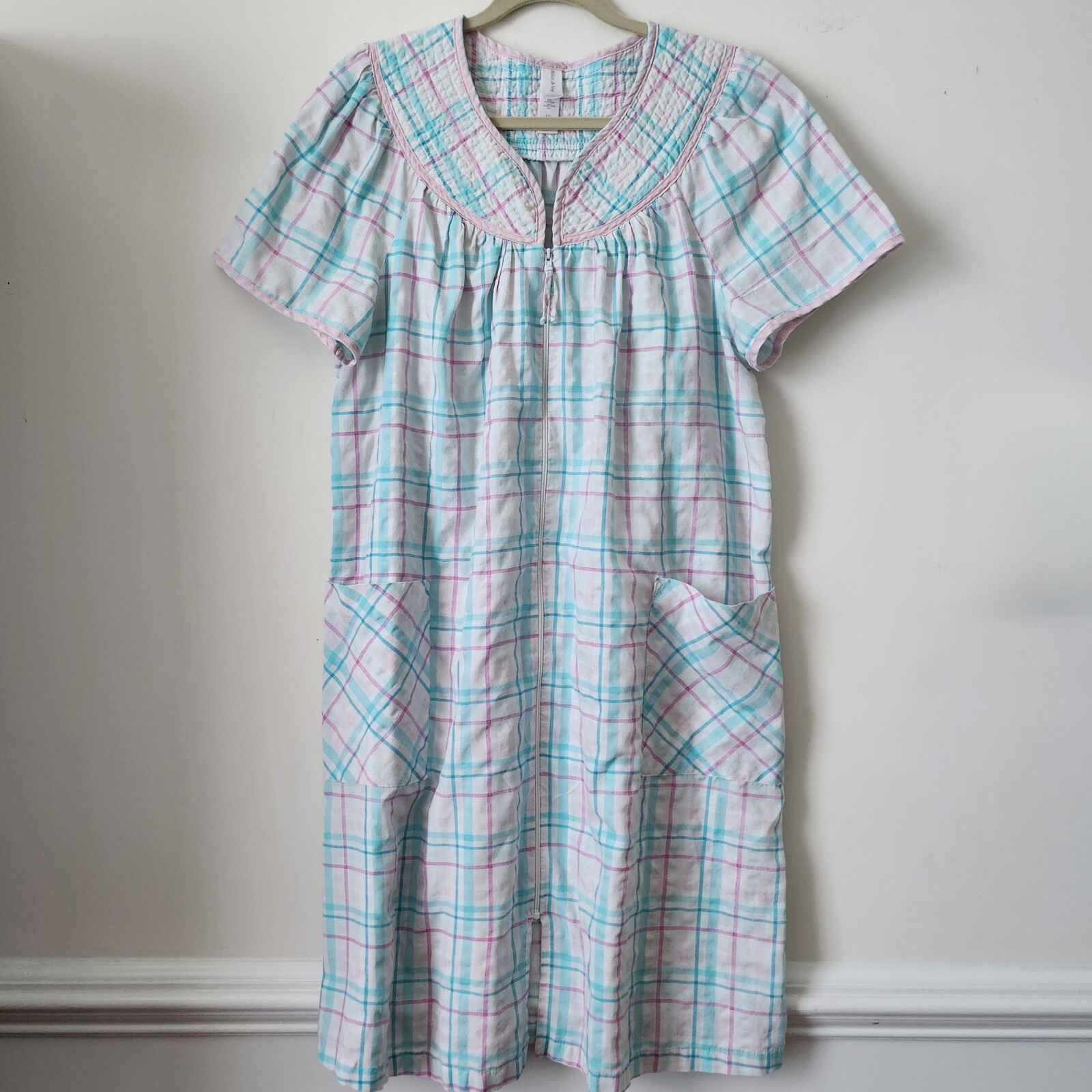 Vintage White Stag Robe Sleepwear Nightgown Zipper Plaid L (12-14)