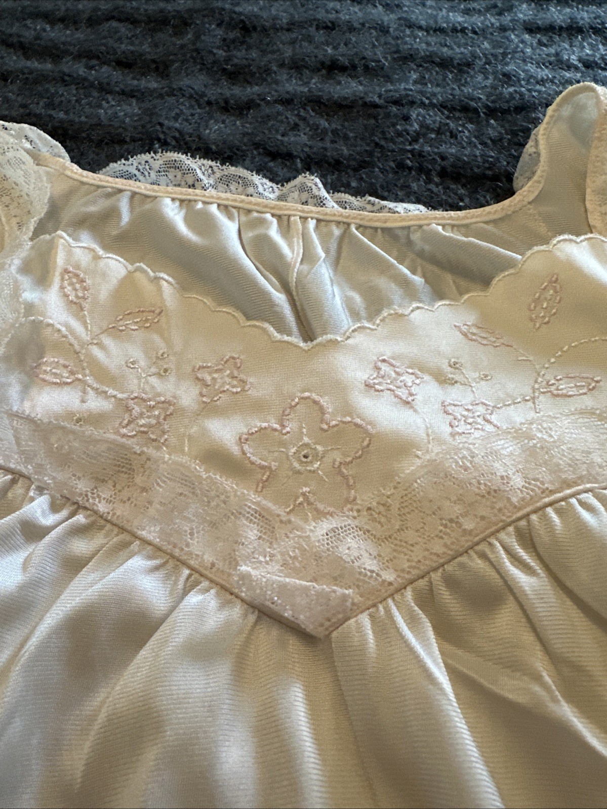 Vintage SHADOWLINE White Nylon Gown With Pink Embroidered Flowers On Bodice Sz M