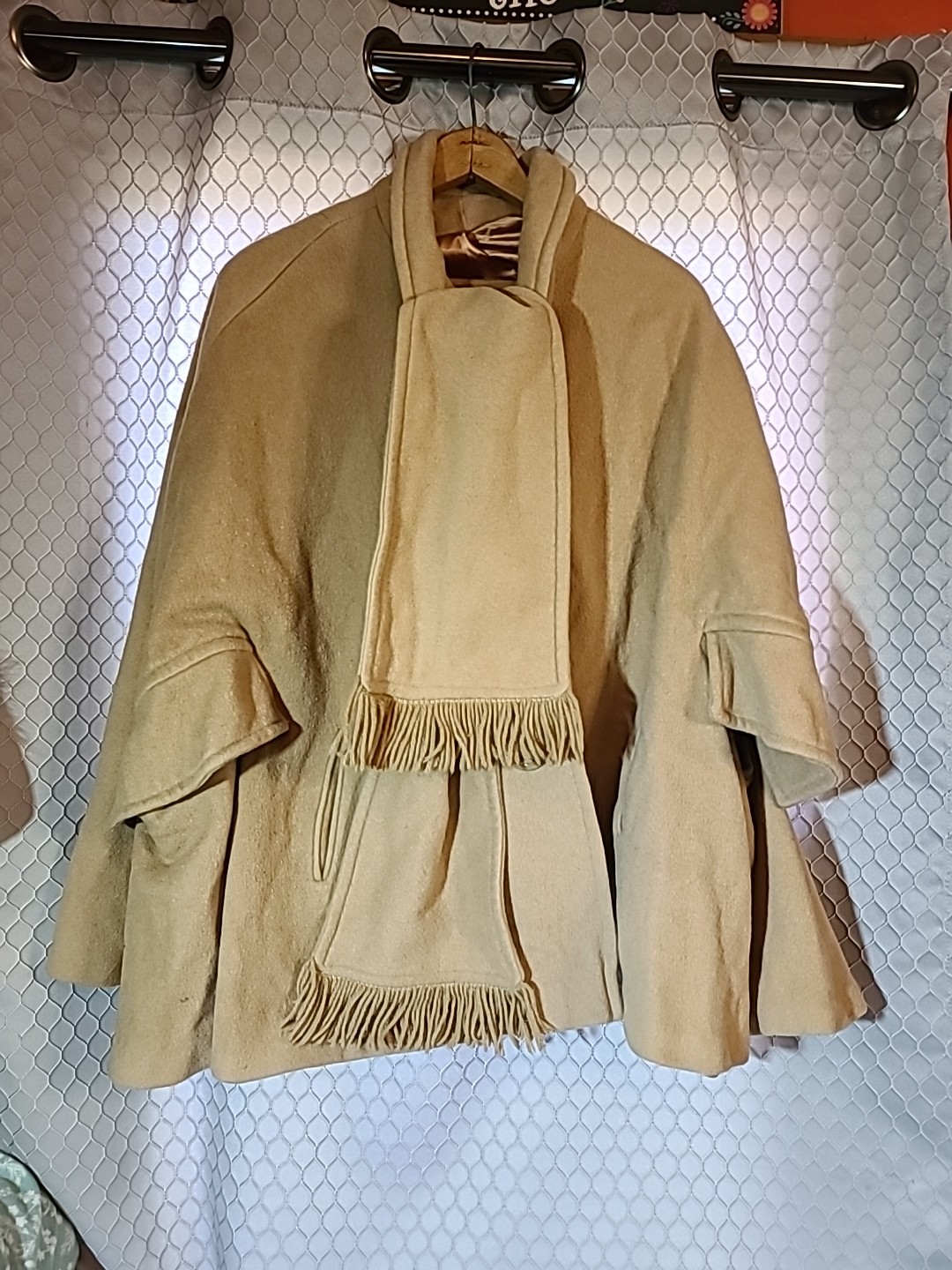 Vintage Cape 60s Holly Plush Wool Camel JP stevens alorna built in scarf satin