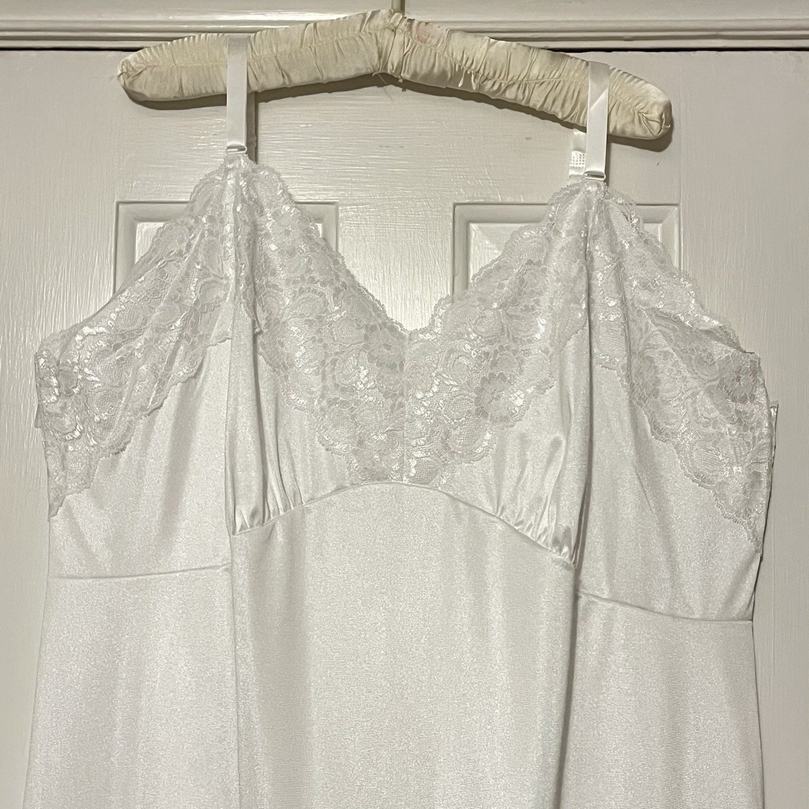 New in Package Velrose/Shadowline Plus Size Full Slip w/Lace Trim Size 46