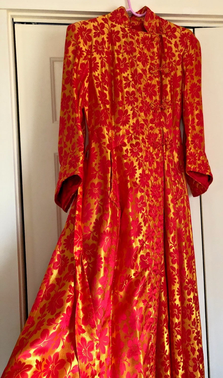 Vintage Hong Kong Brocade Silk Jacquard Gown Dressing Robe Stunning S-M