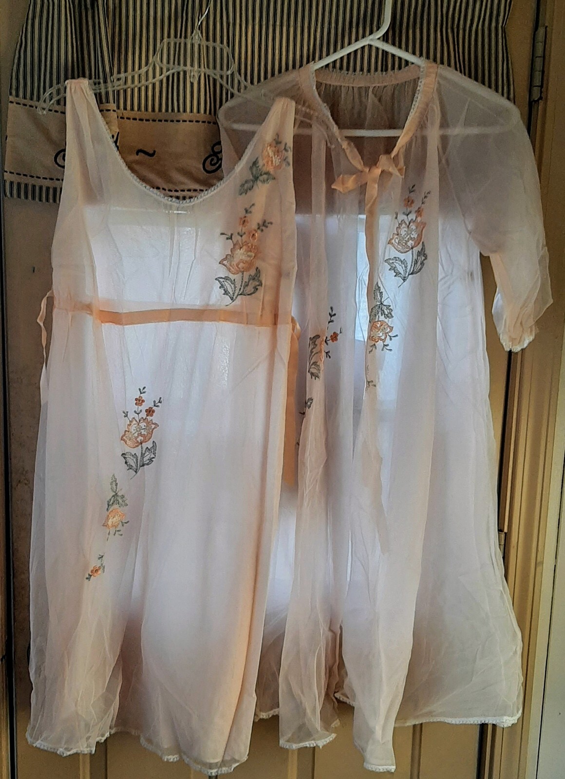 Vintage 2pc Set Double Layer Peach Seamprufe Nightgown & Robe size 32