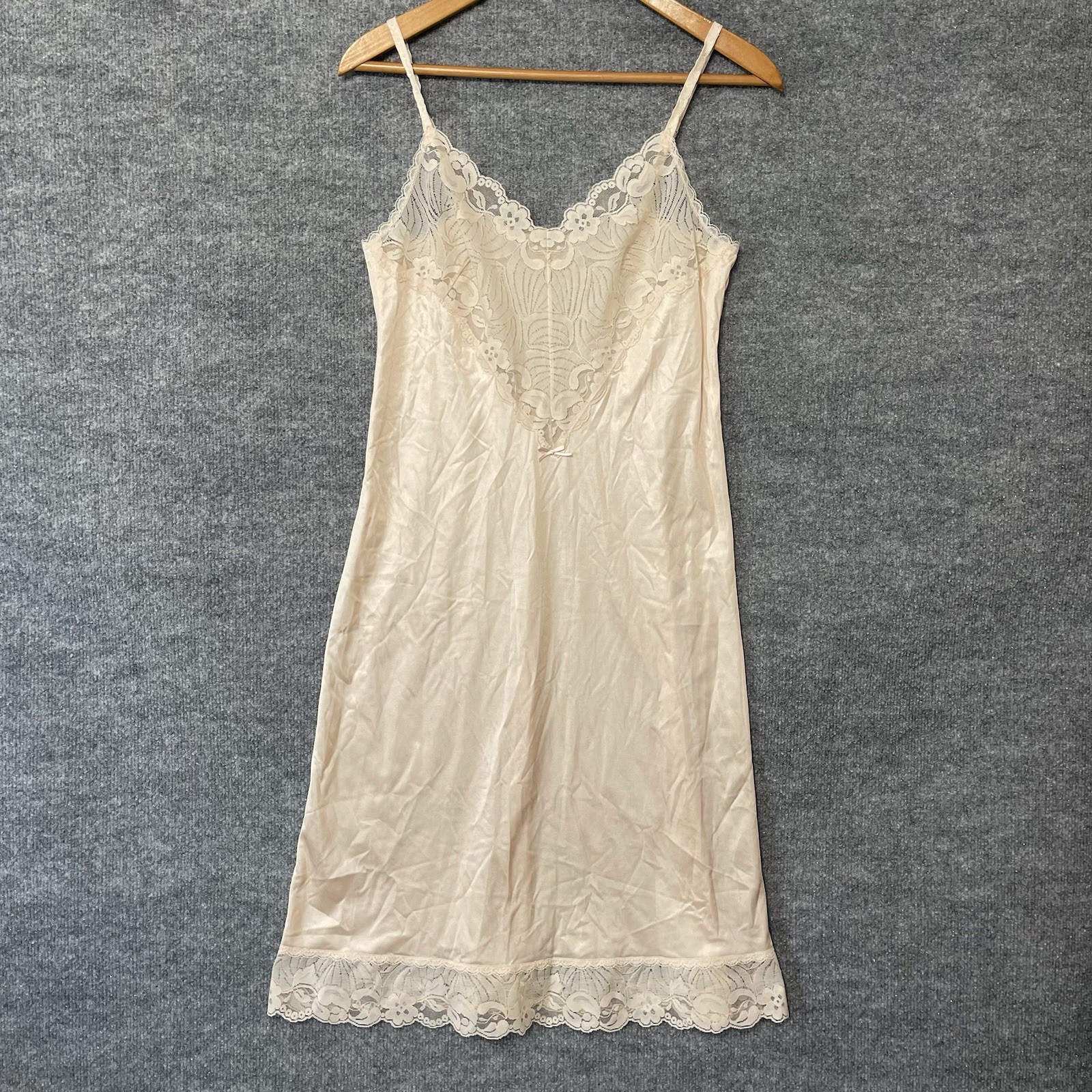 Vintage Warners Nightgown Cottage Cute Daisies Lace Small Made in USA Nylon 25”