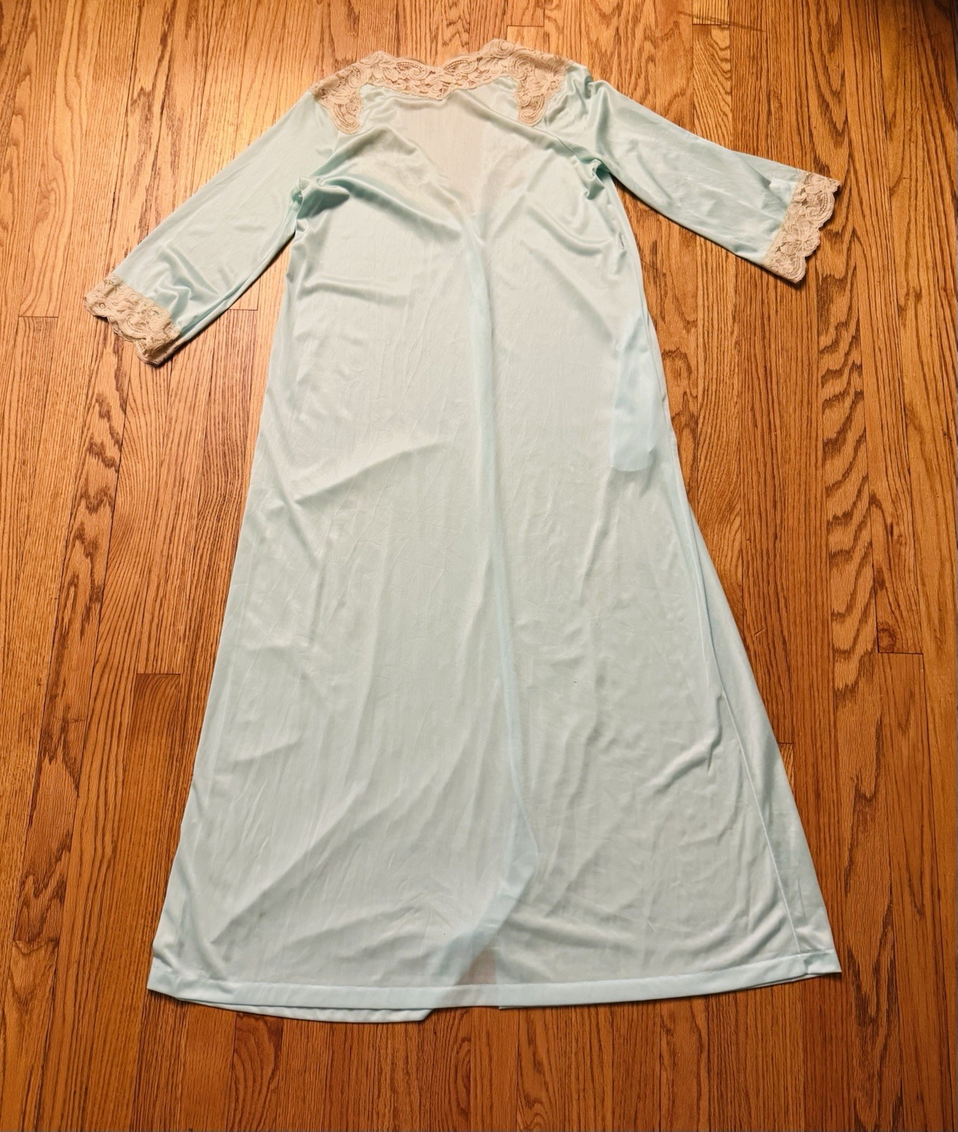 VTG Kayser 60&rsquo;s/70&rsquo;s Nylon and Lace Pastel Blue Robe Boudoir Size Med