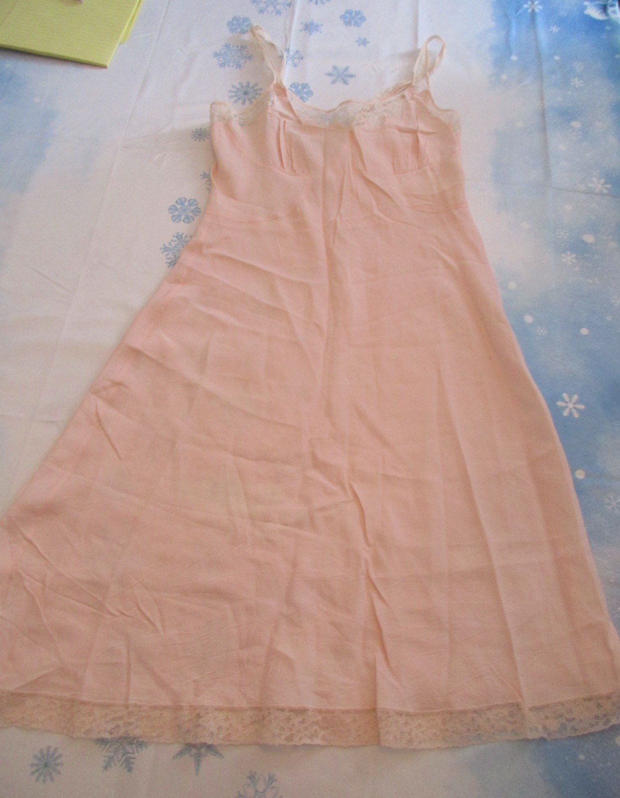Vintage BARBIZON EBONAIR Pink Lace Trimmed Nightgown