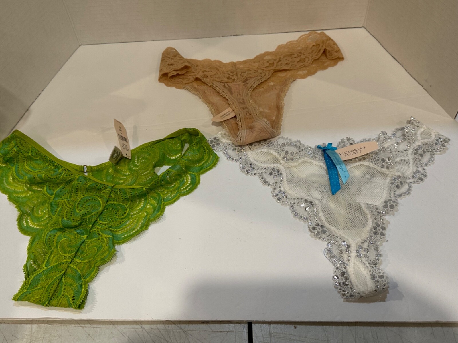Victoria&rsquo;s Secret Lot of 3 Lace Vintage Panties Sz 2 small 1 medium