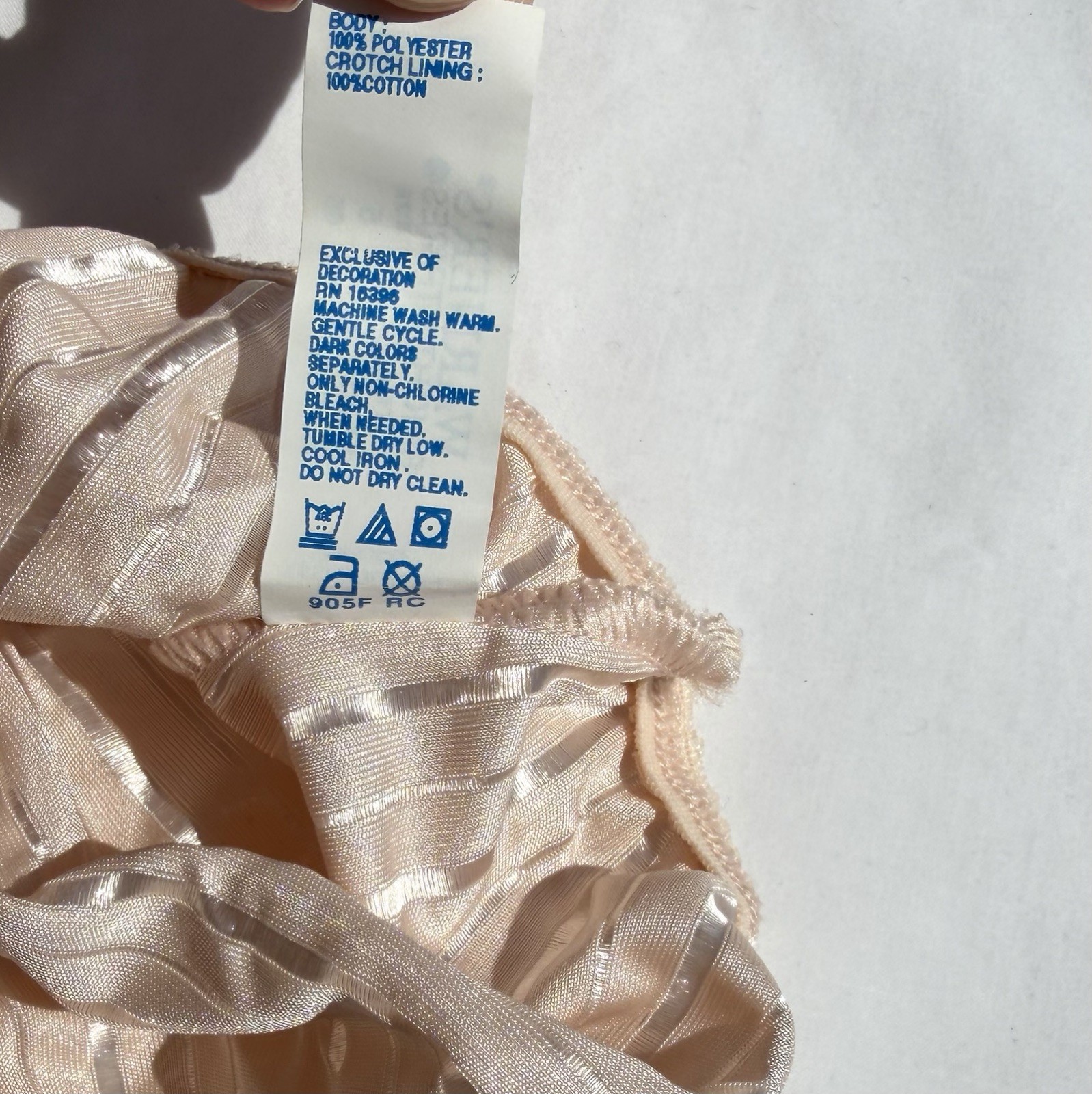 Vintage Warner’s Bright Stripes Silky Panties Womens 5 Beige Nude 55131