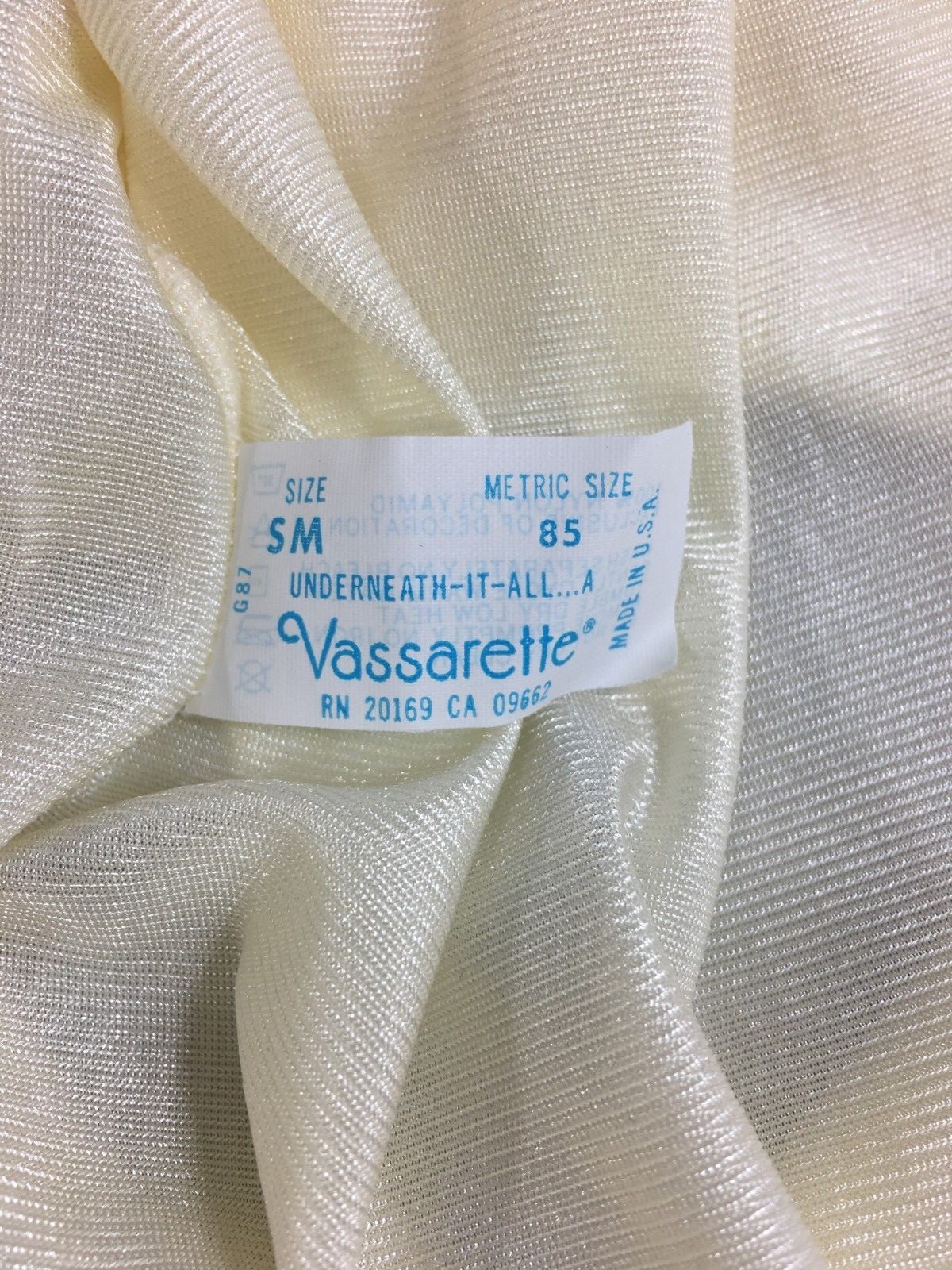 Vassarette S Pale Yellow Long Nylon Silky Peignoir Robe Made in USA Vintage