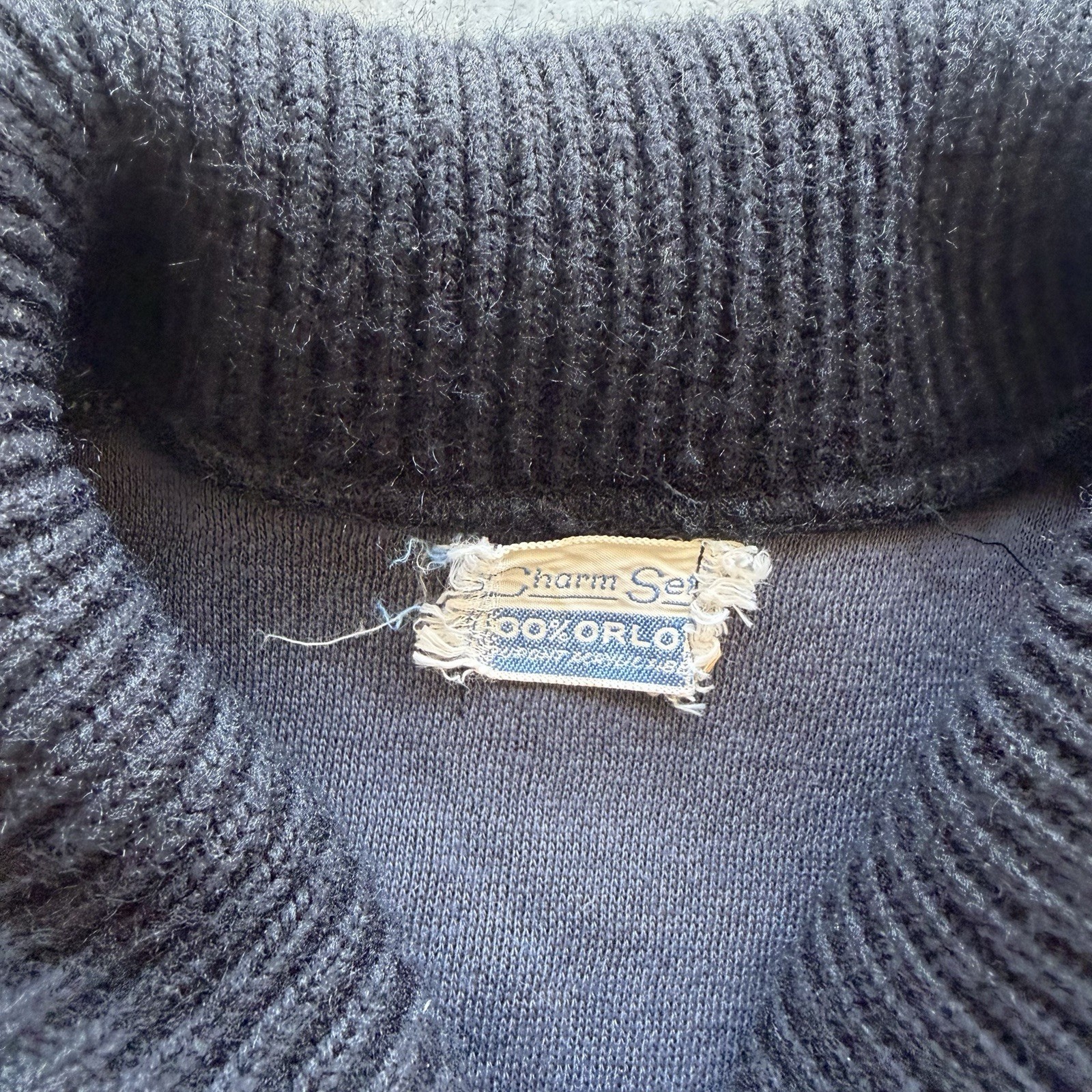 Vintage 60s Black Fuzzy Acrylic Women’s Cropped Shawl Pullover Size Small