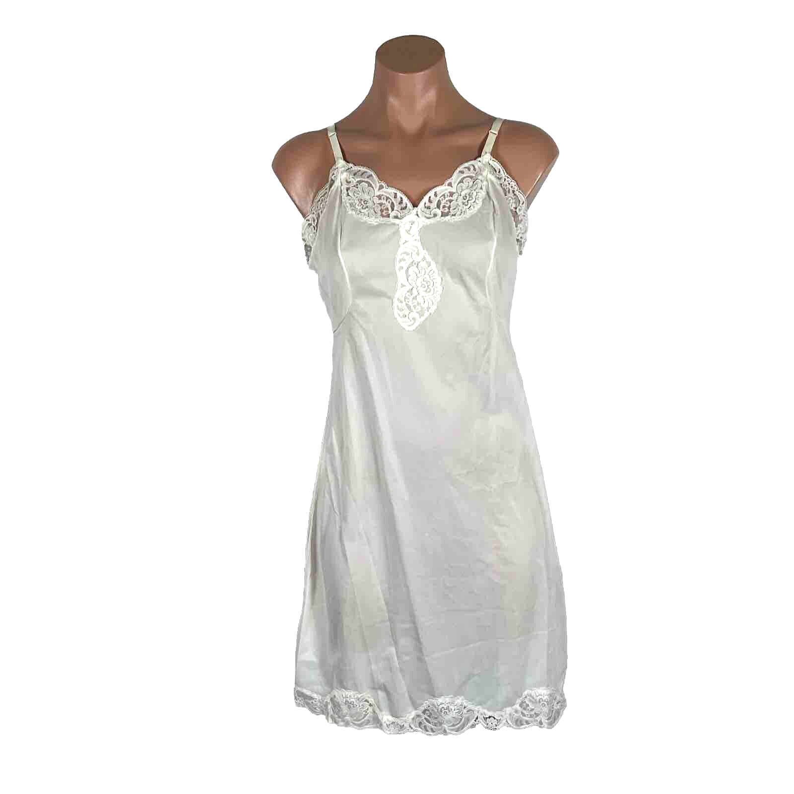 Vintage Penneys Gaymode White Slip with Chantilly Lace Dress Size 32
