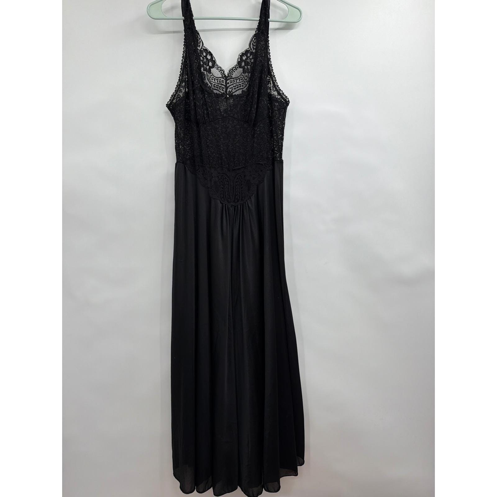 Intimate Attitudes Black Lace Maxi Nightgown Vintage 1X Whimsigoth Dark Fairy