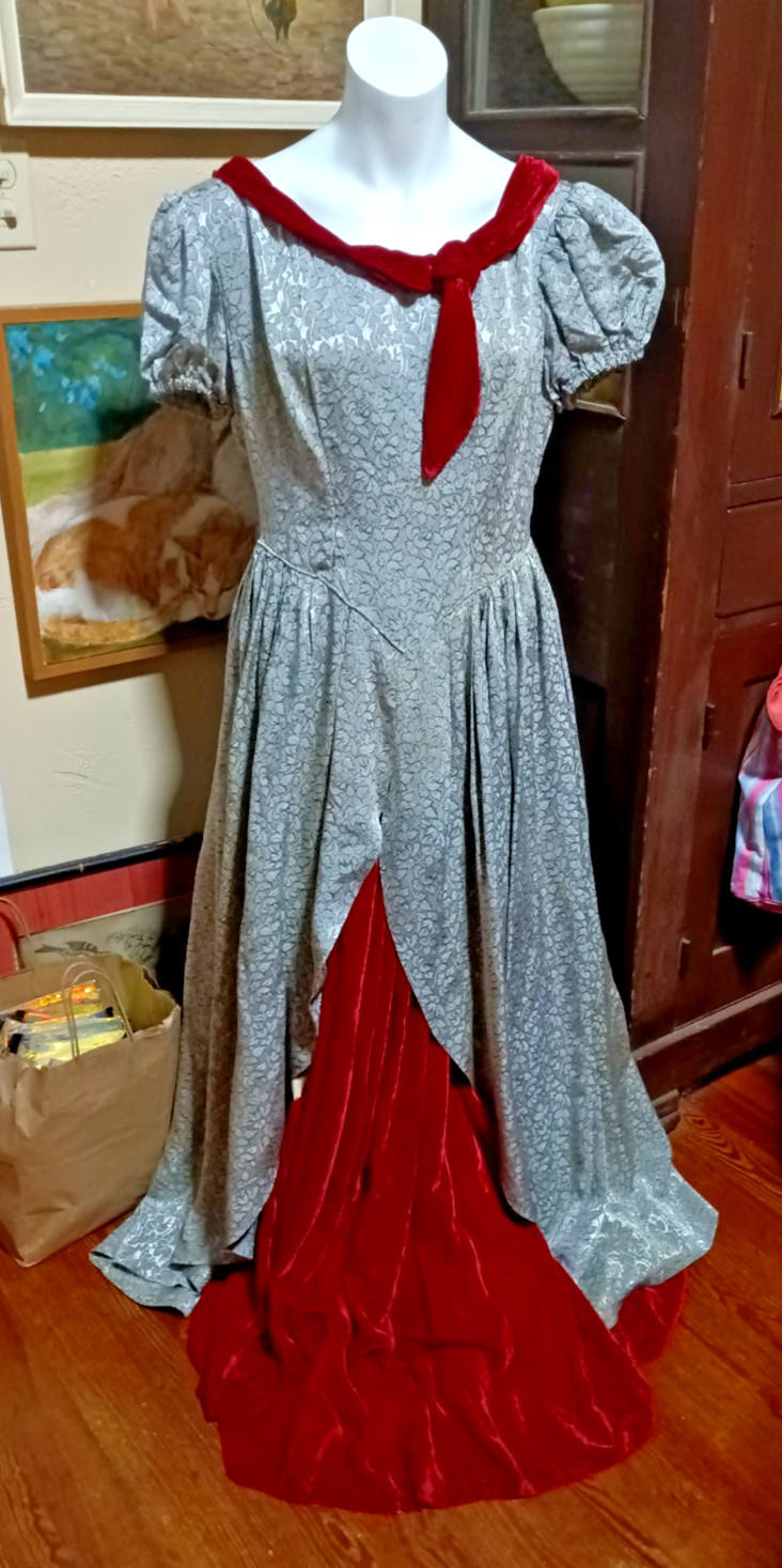 Vintage Theatrical Gown Dress Made in 1940&rsquo;s Puff Sleeve 30&Prime; waist 38 bust