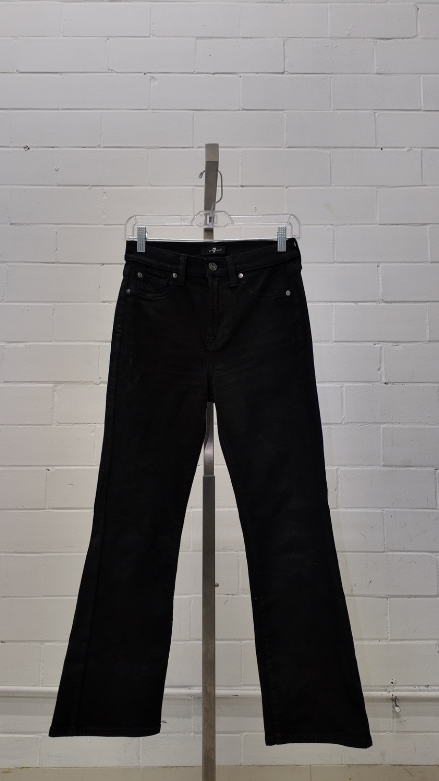 7 For All Mankind women&rsquo;s black flare jeans size (26)