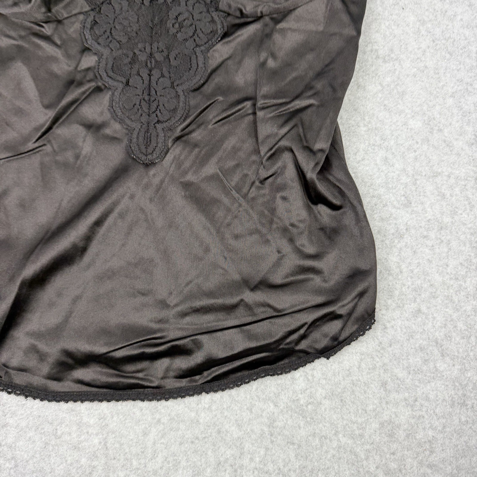 Vintage Maidenform Chantilly Size 34 Antron III Nylon Lace Cami Top Black