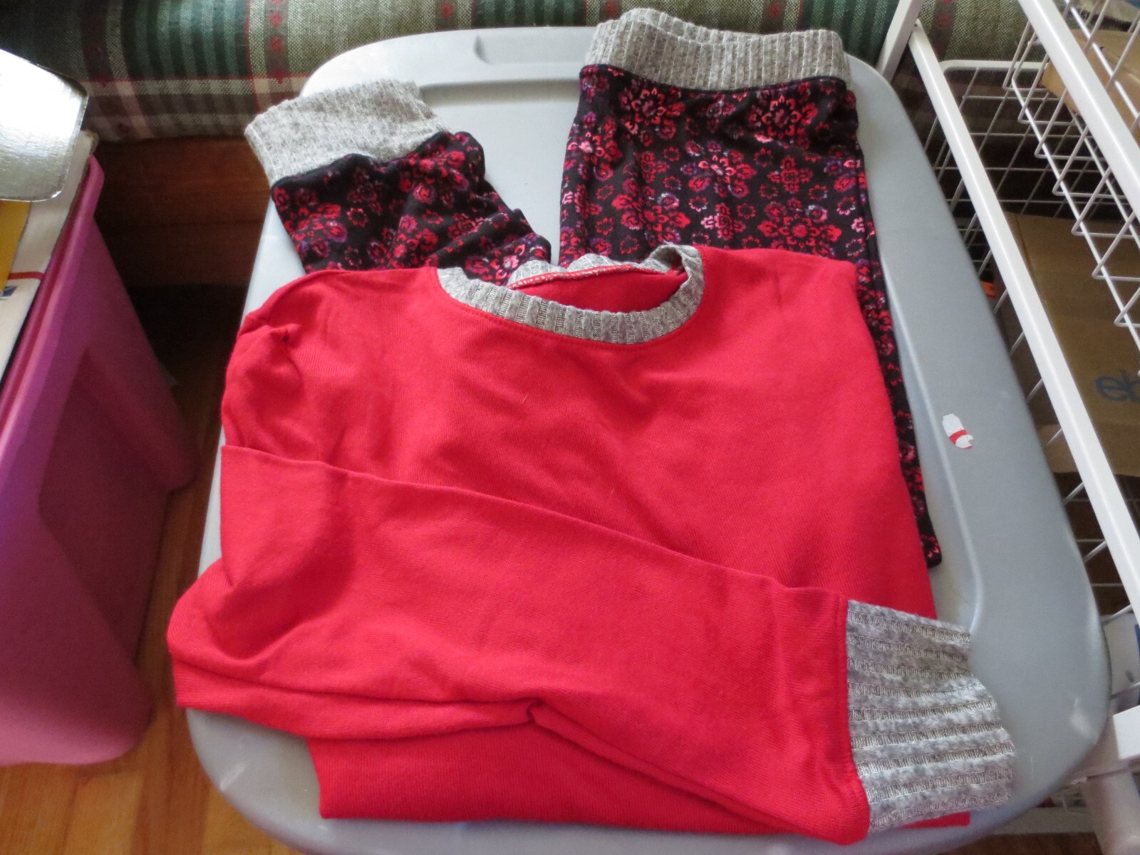 Womens Cuddl Duds Cozy 2 PC Set Long sleeve Crew & Leggings Red/Gray Size M
