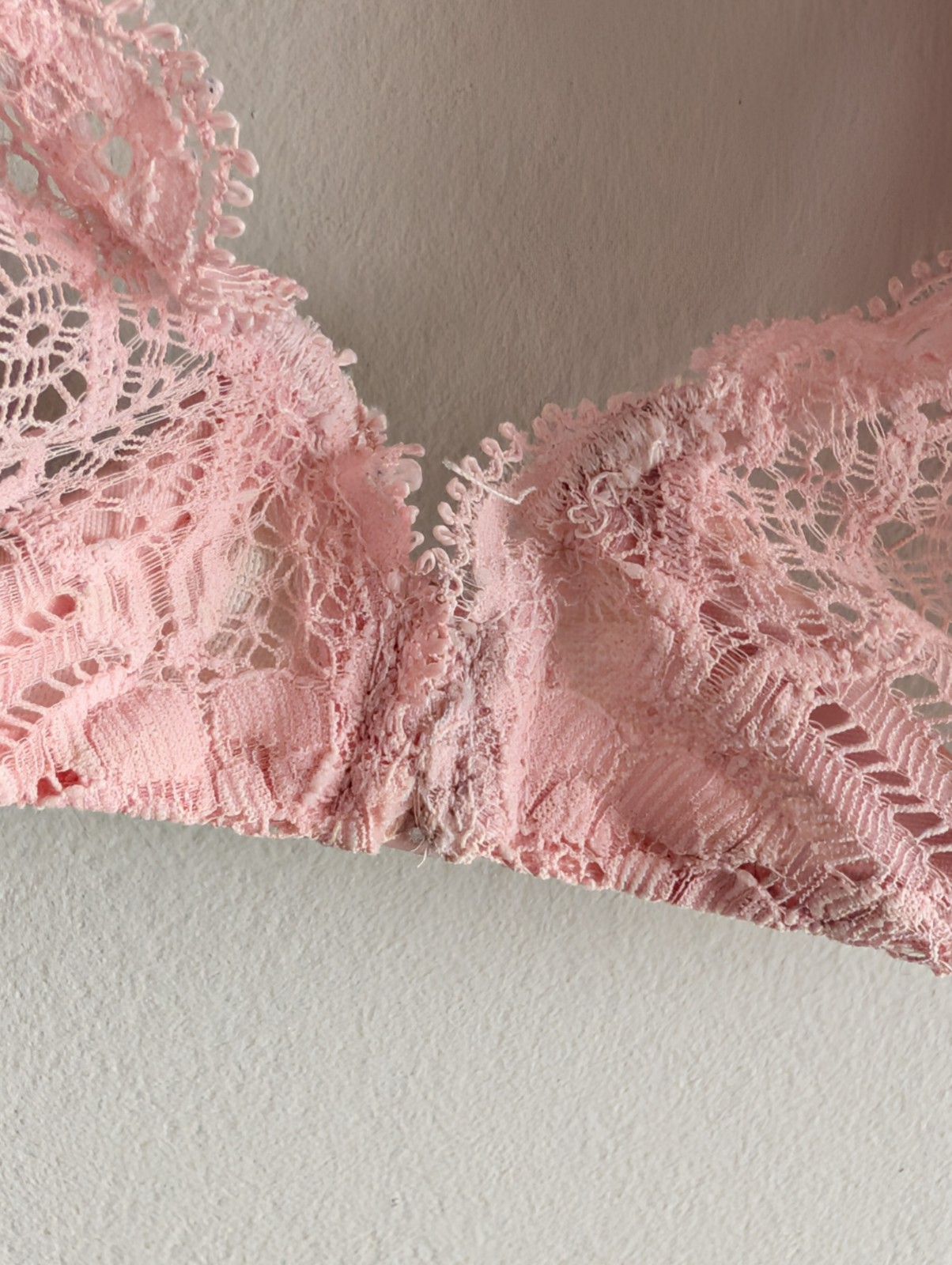 Vintage Lily Of France Lace Underwire Bra Pink Size 36B #1436 Front Closure USA