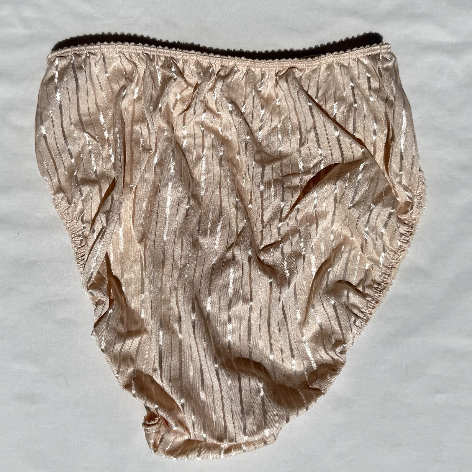 Vintage Warner’s Bright Stripes Silky Panties Womens 5 Beige Nude 55131