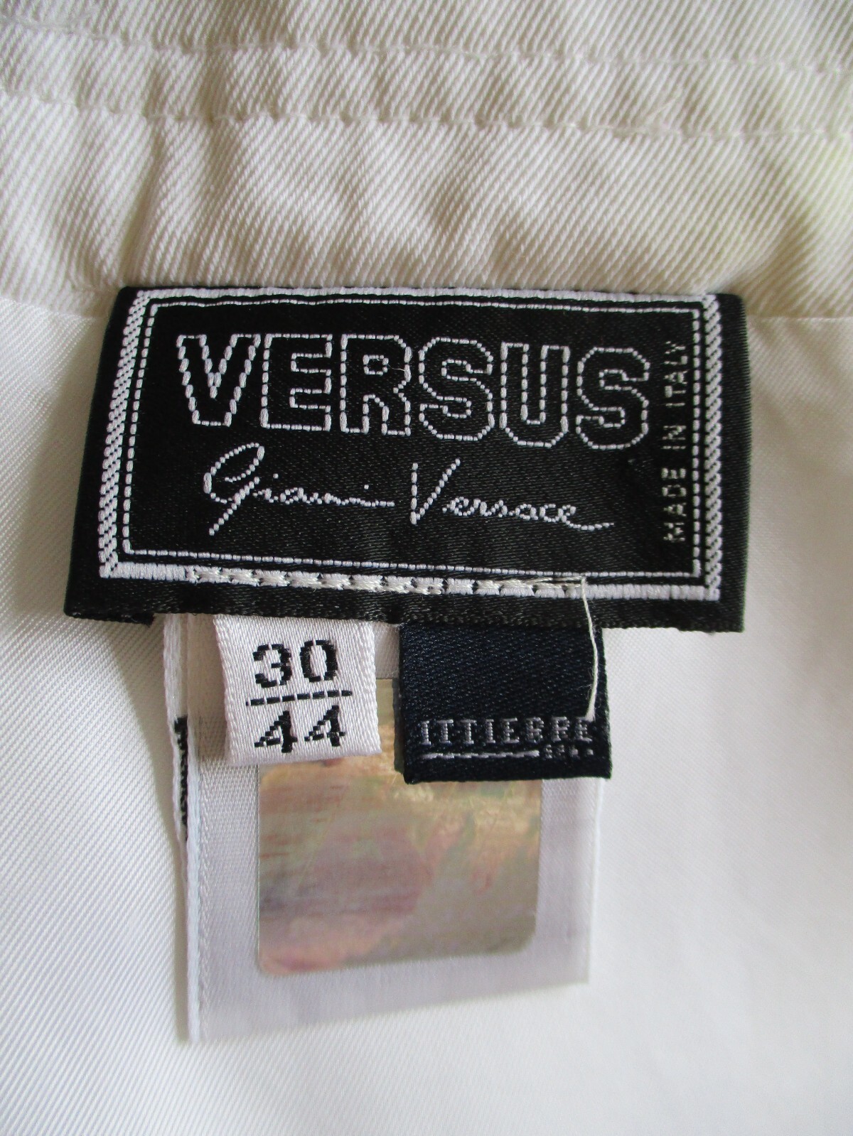 Vintage Y2K GIANNI VERSACE Versus White Mini Skirt SZ 30 / 44 Logo Buttons