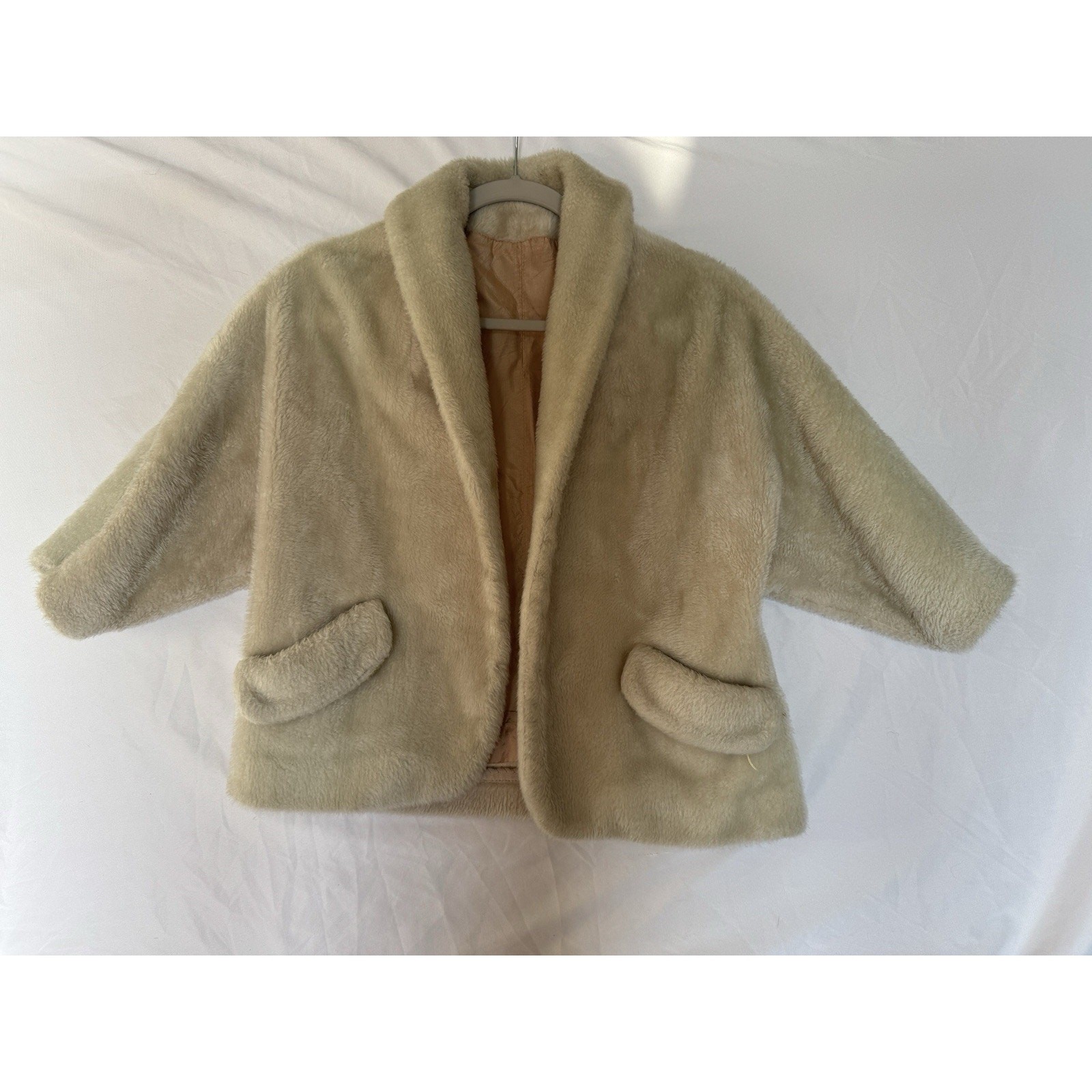 Vintage Faux Fur Short Jacket Vintage White 3/4 Sleeves Lined No Label